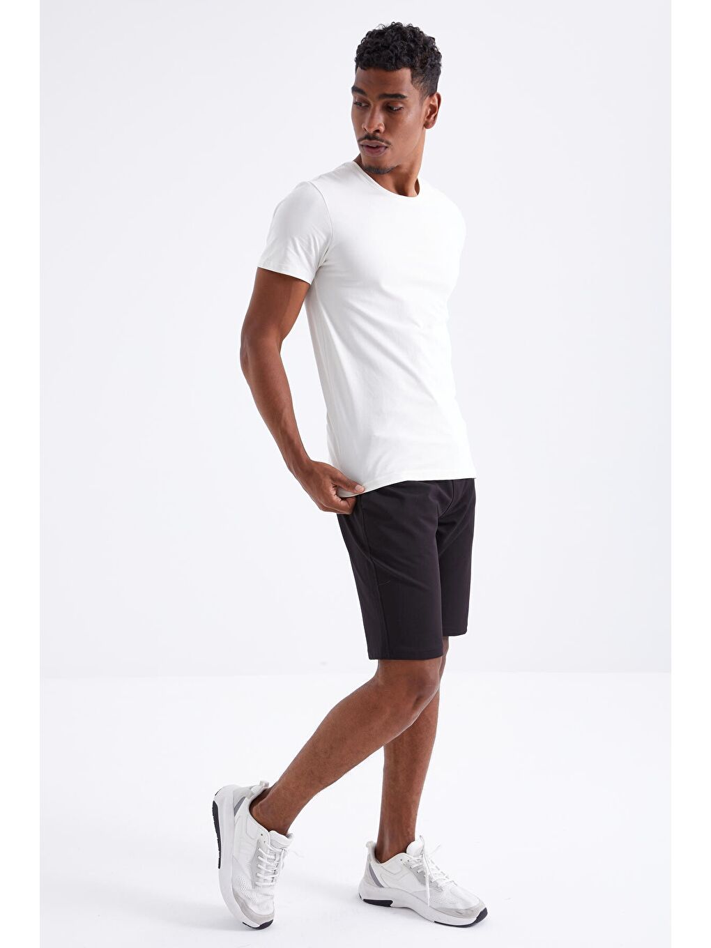 Siyah Bağcıklı Standart Kalıp Basic Erkek Şort - 81212-4