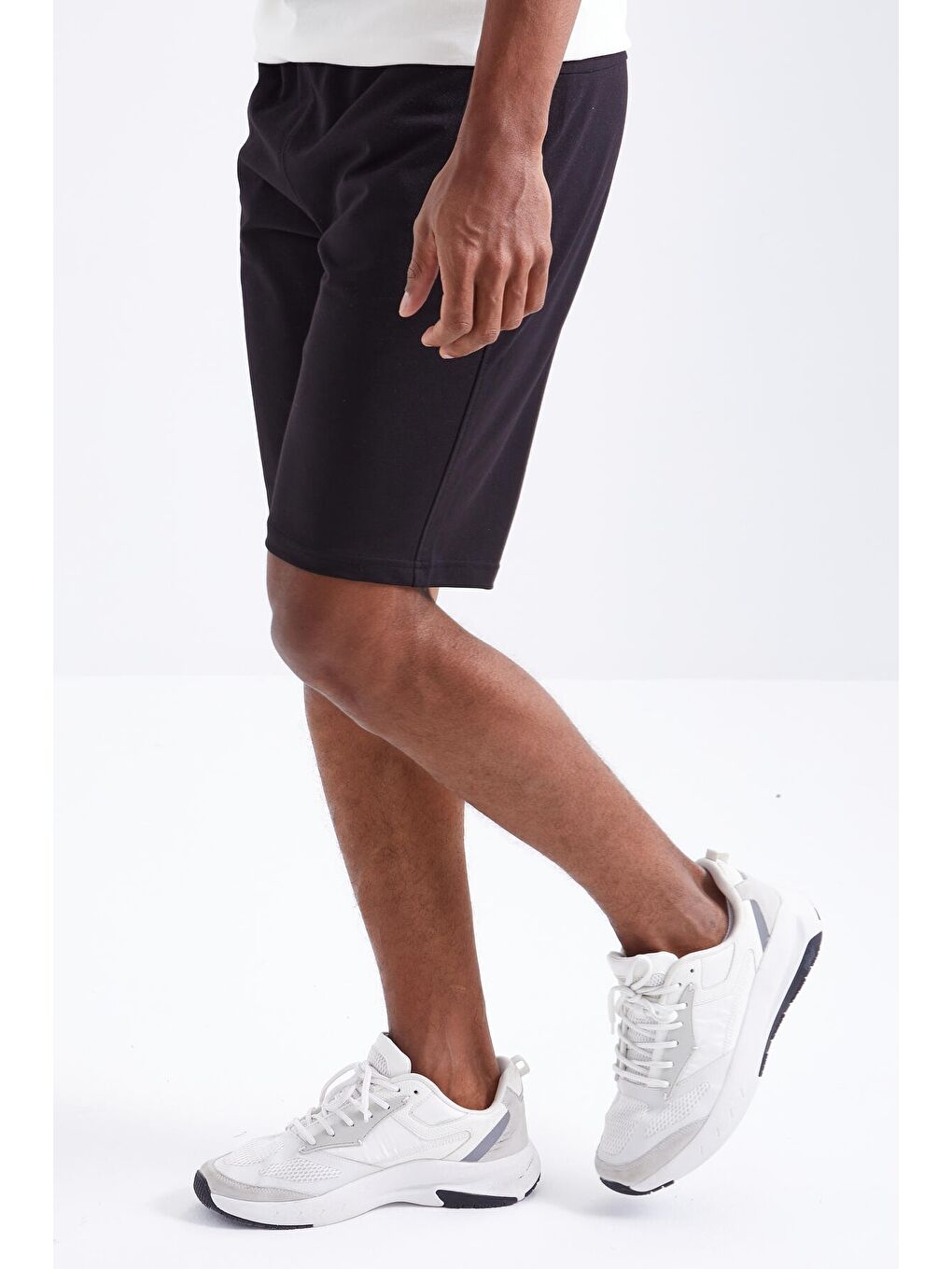 Siyah Bağcıklı Standart Kalıp Basic Erkek Şort - 81212-6