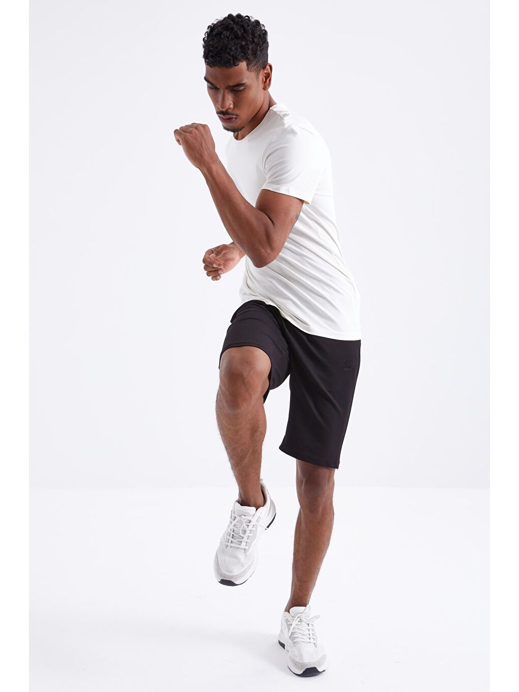 Siyah Bağcıklı Standart Kalıp Basic Erkek Şort - 81212-8