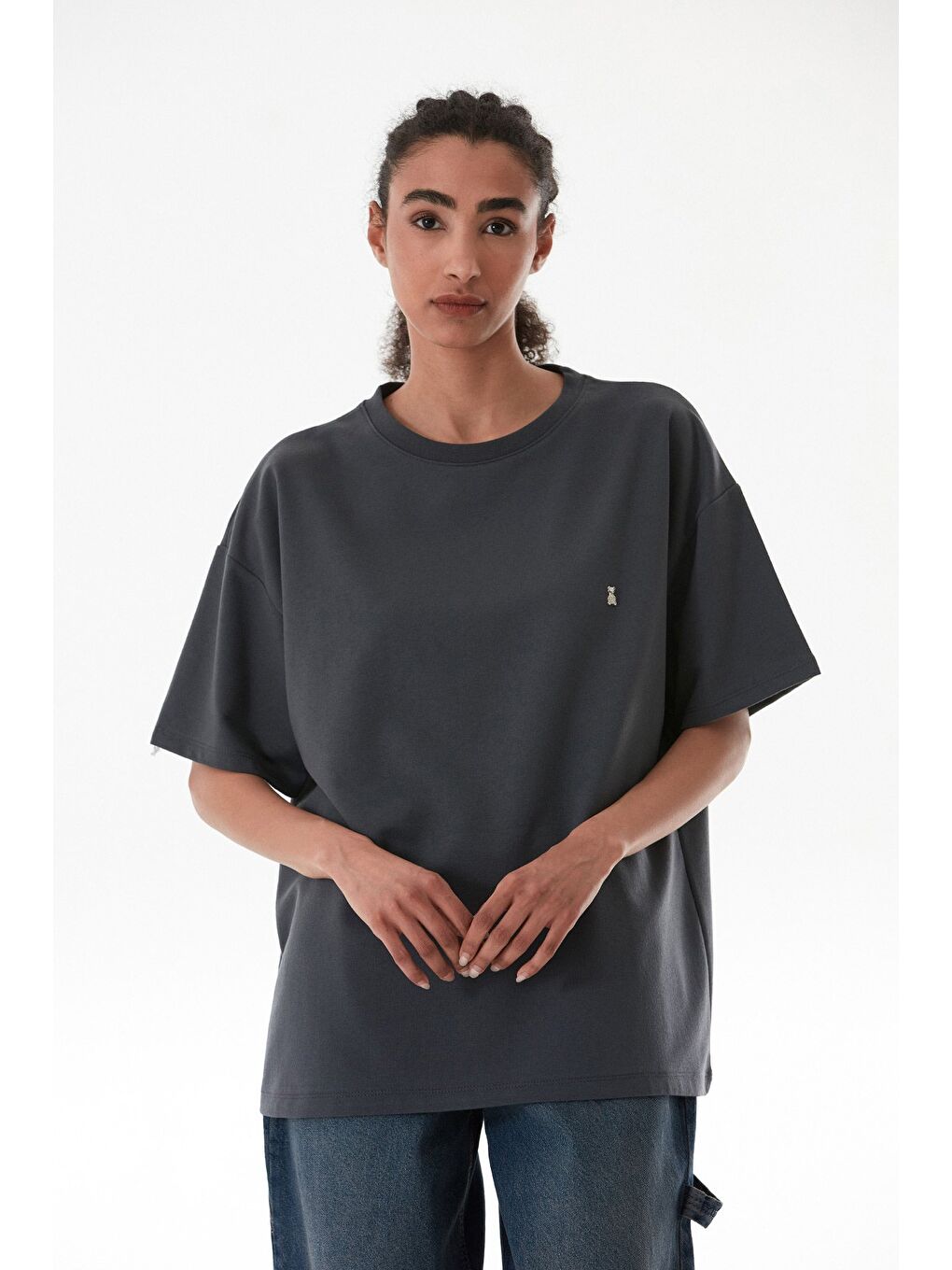 Antrasit Ayıcık Detaylı Oversize Tişört