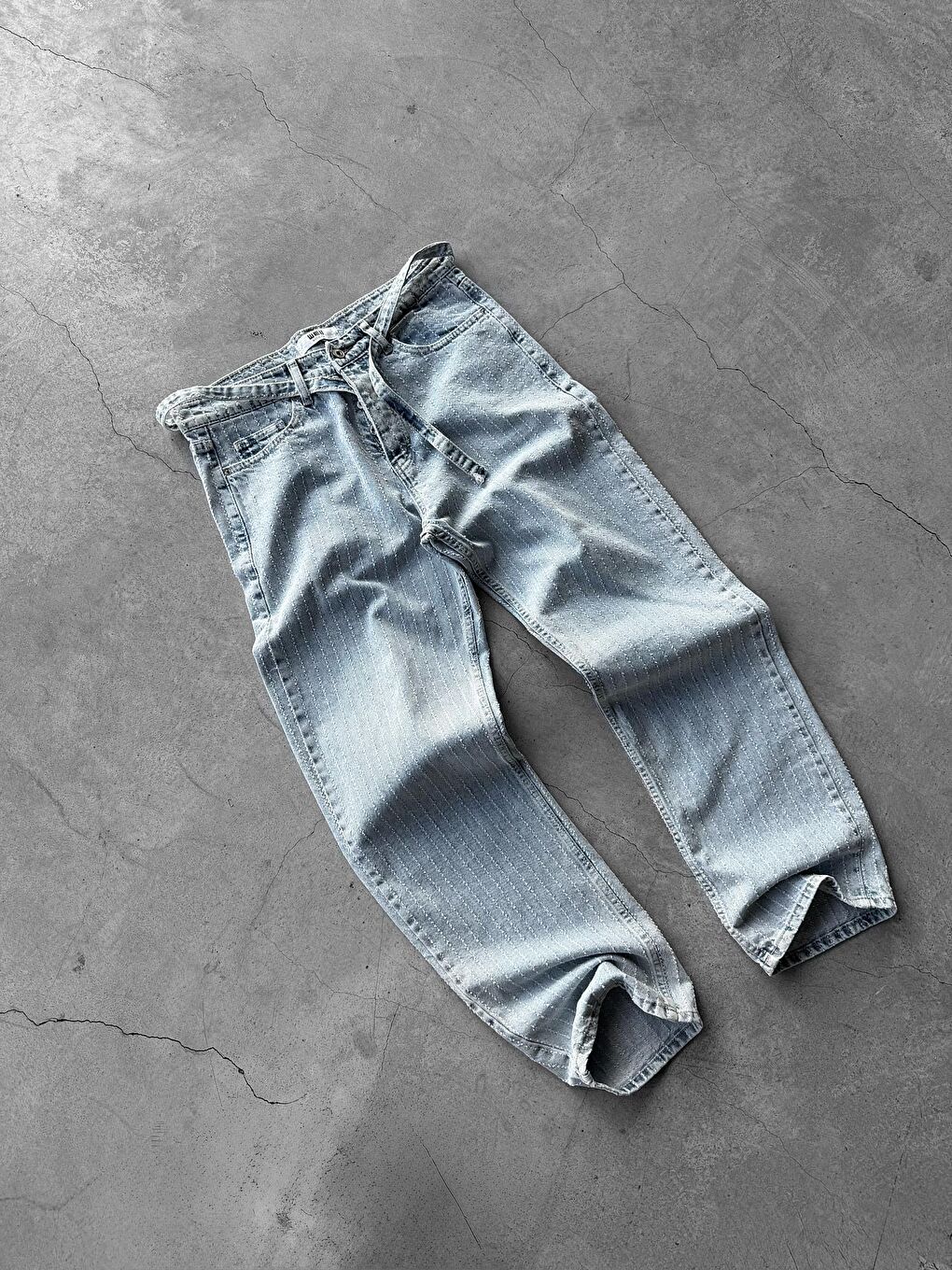 Erkek Desenli Kemer Detaylı Baggy Fit Jean Mavi-1