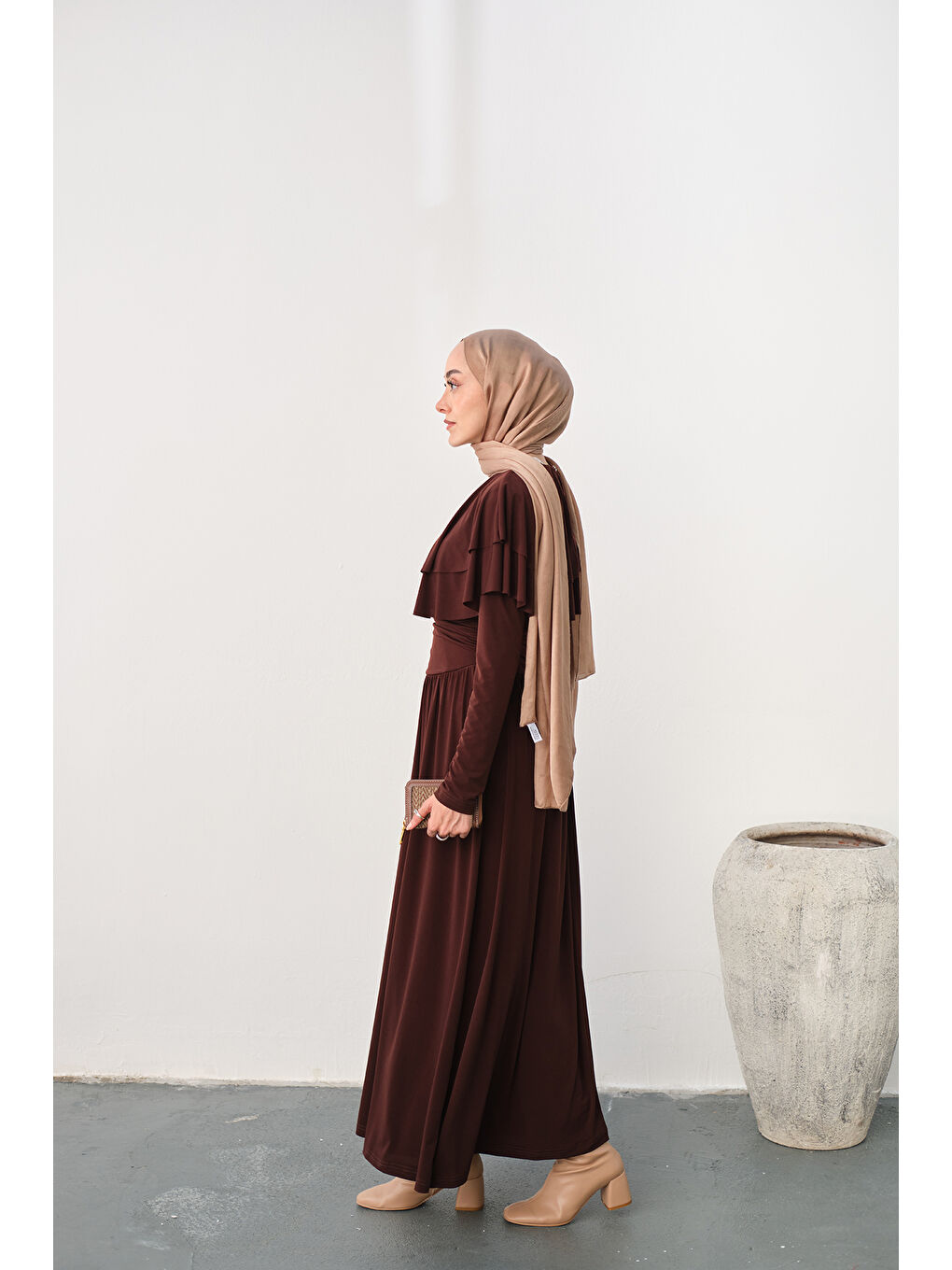 Kadın Omuz Fırfır Detay Elbise Kahverengi-3