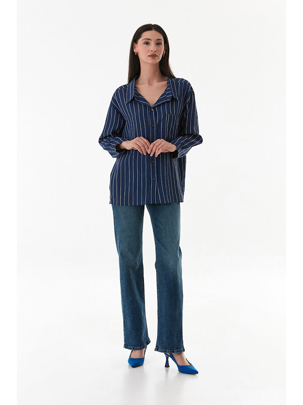 Lacivert Çizgili Krep Kumaş Tek Cepli Arkası Uzun Salaş Gömlek-1