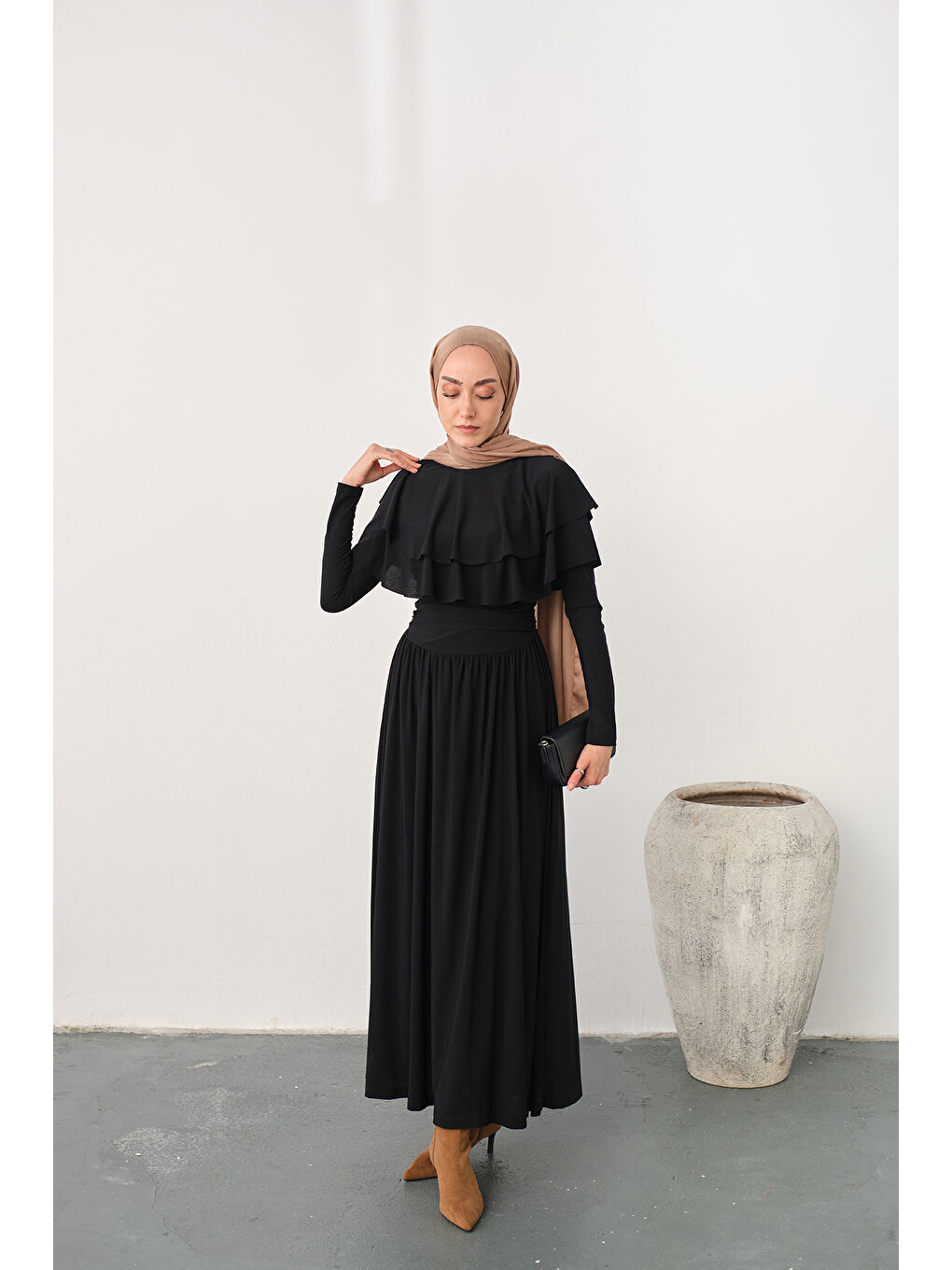 Kadın Omuz Fırfır Detay Elbise Siyah