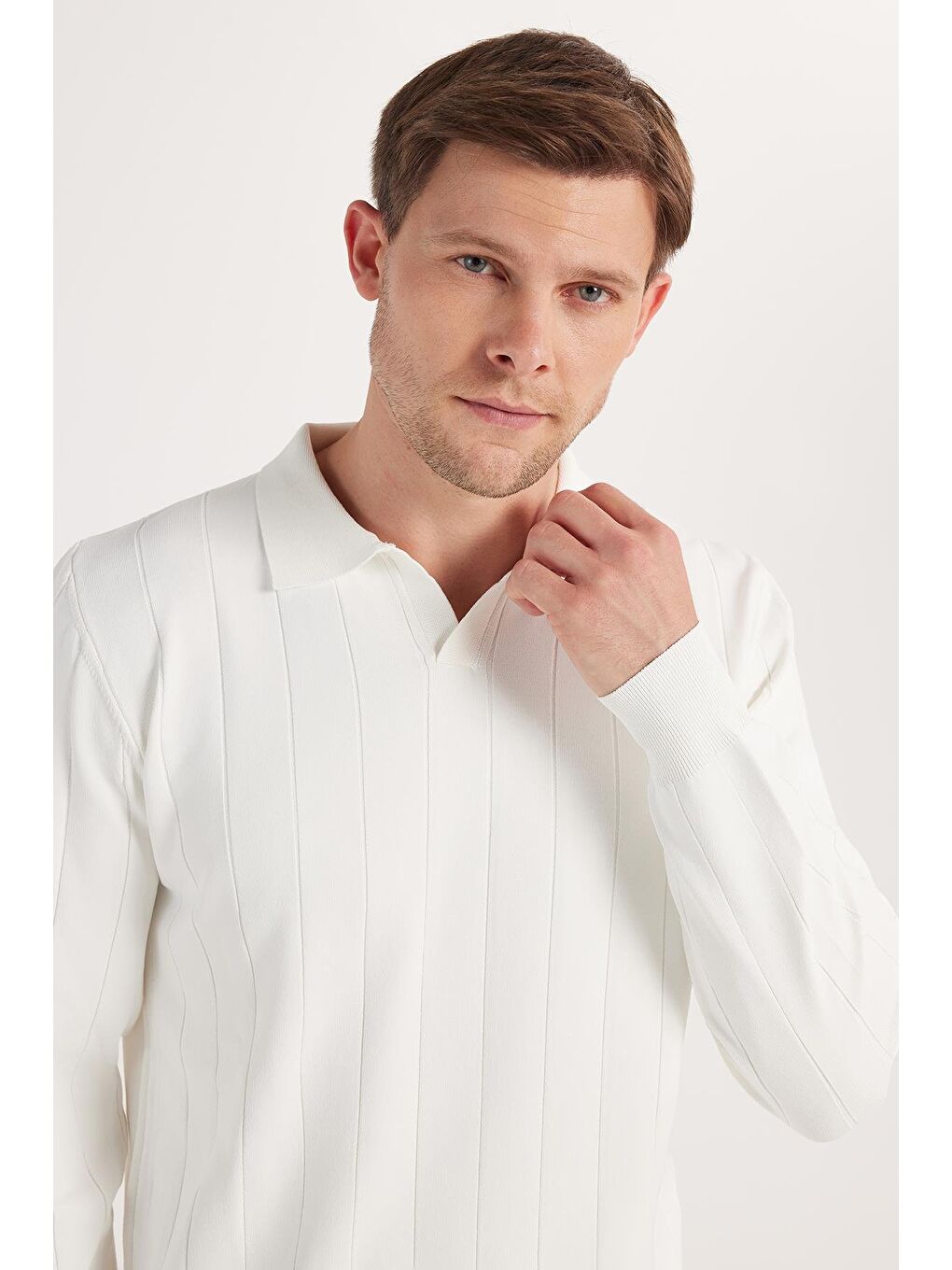 Erkek Slim Fit Dar Kesim Uzun Kol Polo Yaka Çizgili Beyaz Kazak-1