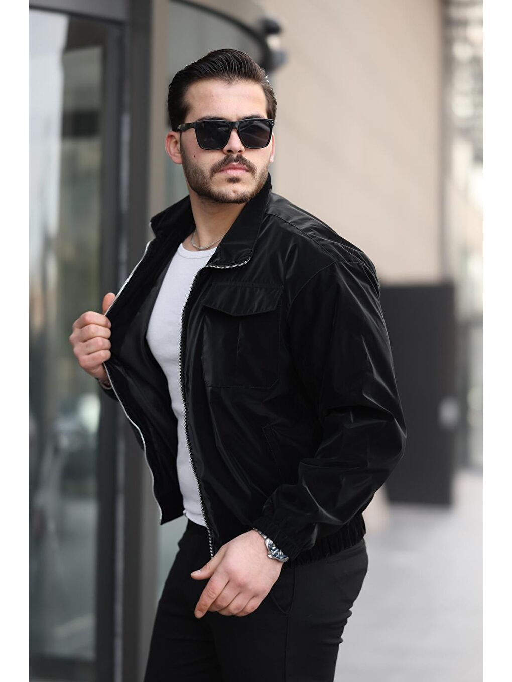 Siyah Nova Parlak Çift Cepli Su İtici Slim Fit Erkek Yağmurluk Kadife Yaka Detaylı Mont-1