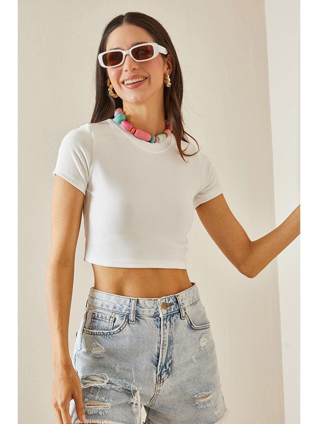 Beyaz Bisiklet Yaka Crop Bluz 5YXK2-48551-01