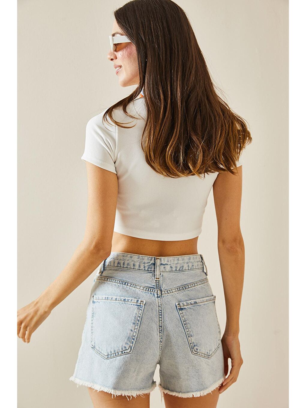 Beyaz Bisiklet Yaka Crop Bluz 5YXK2-48551-01-4