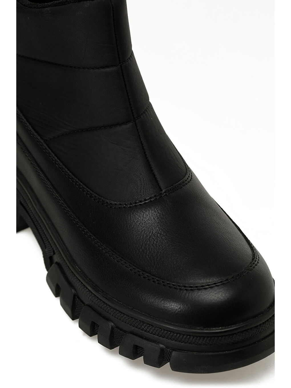 326607.Z5PR Siyah Kadın Kar Botu-6