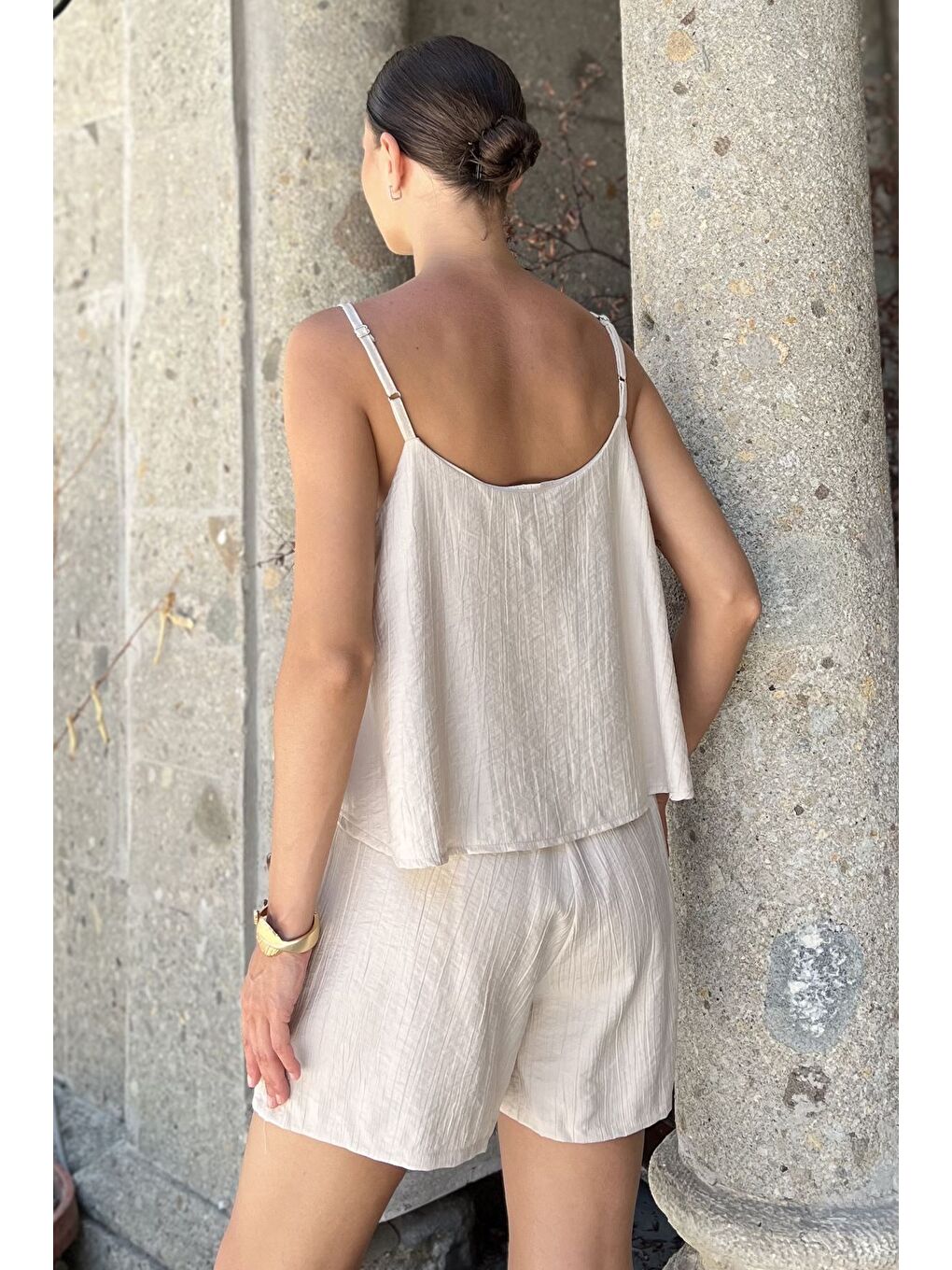 Bej Kadın Ayarlanabilir Askılı Bluz Bel Lastikli Şort İkili Takım-2