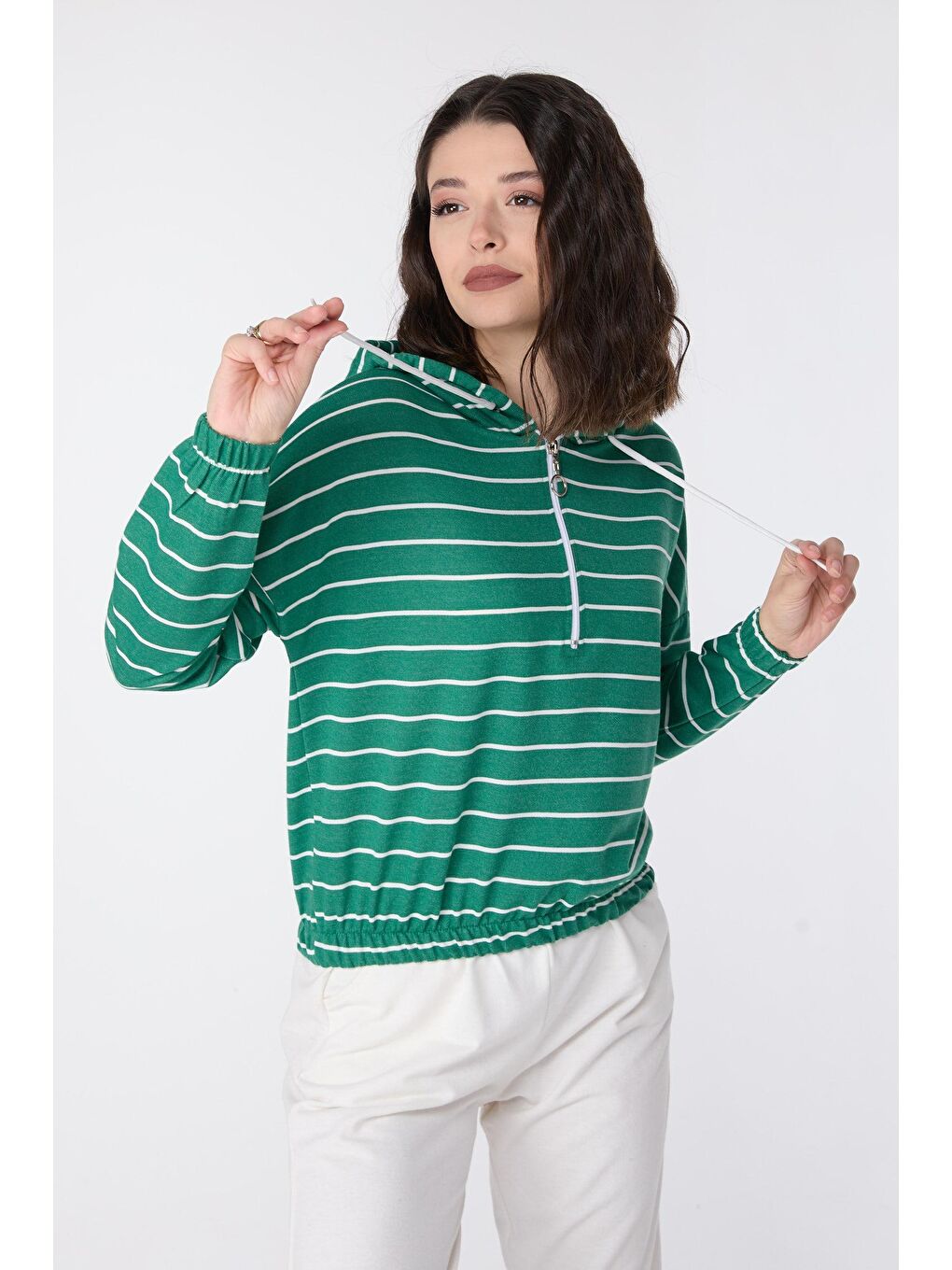 Kapüşonlu Yaka Kadın Yeşil Kapüşonlu Sweat - 23893-1