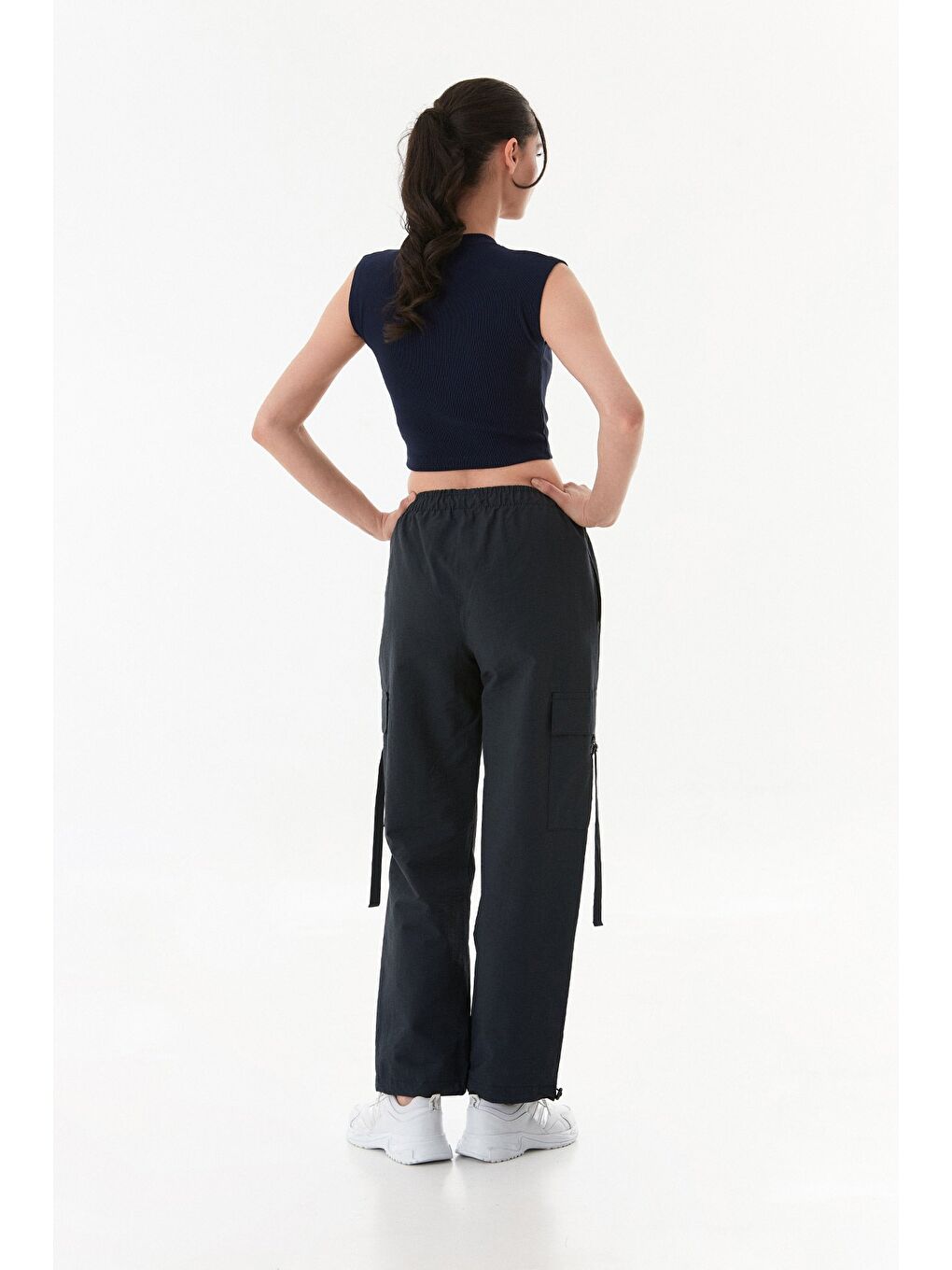 Gri Beli Lastikli Paraşüt Kumaş Stoperli Jogger Pantolon-3