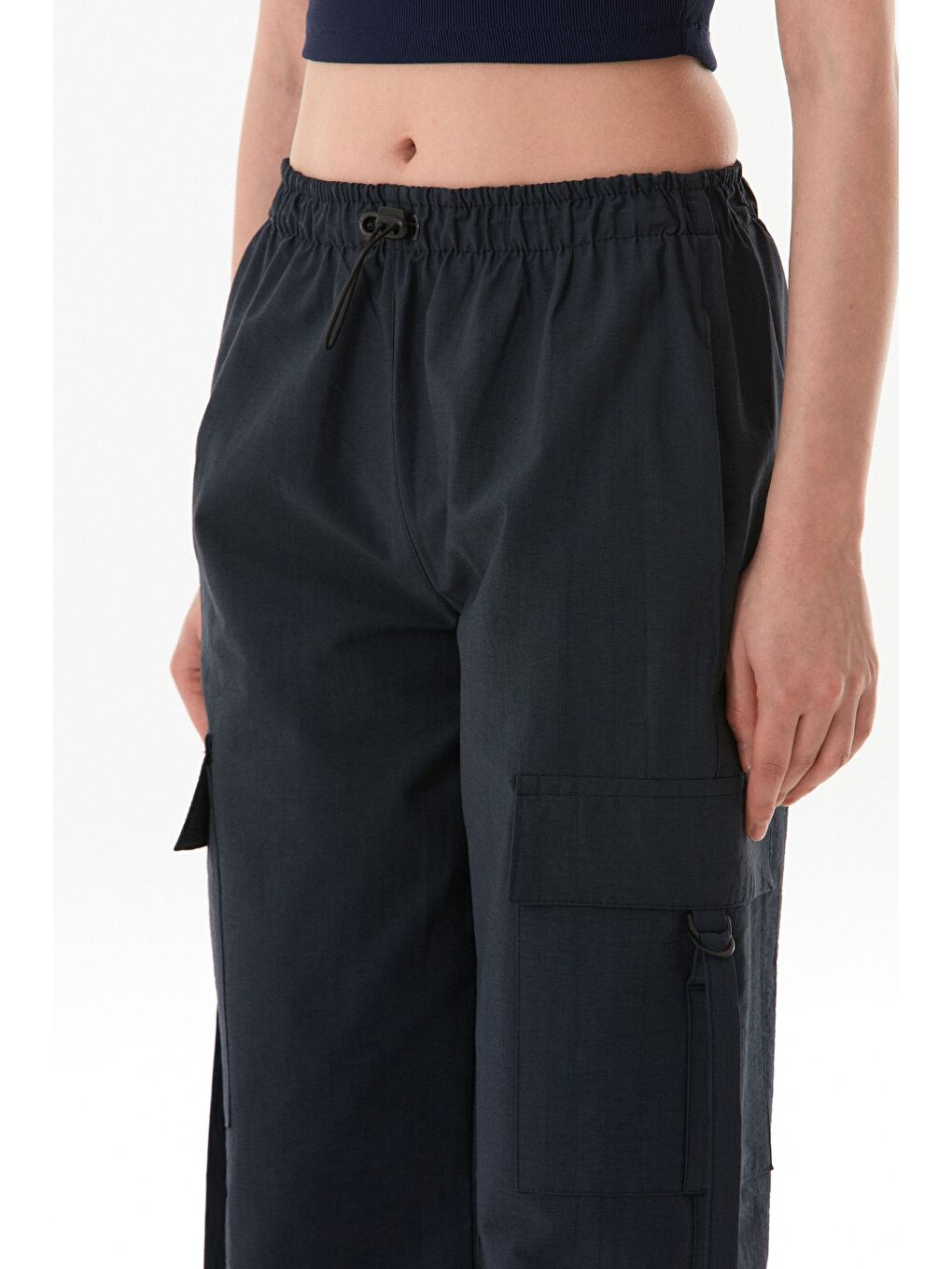 Gri Beli Lastikli Paraşüt Kumaş Stoperli Jogger Pantolon-4