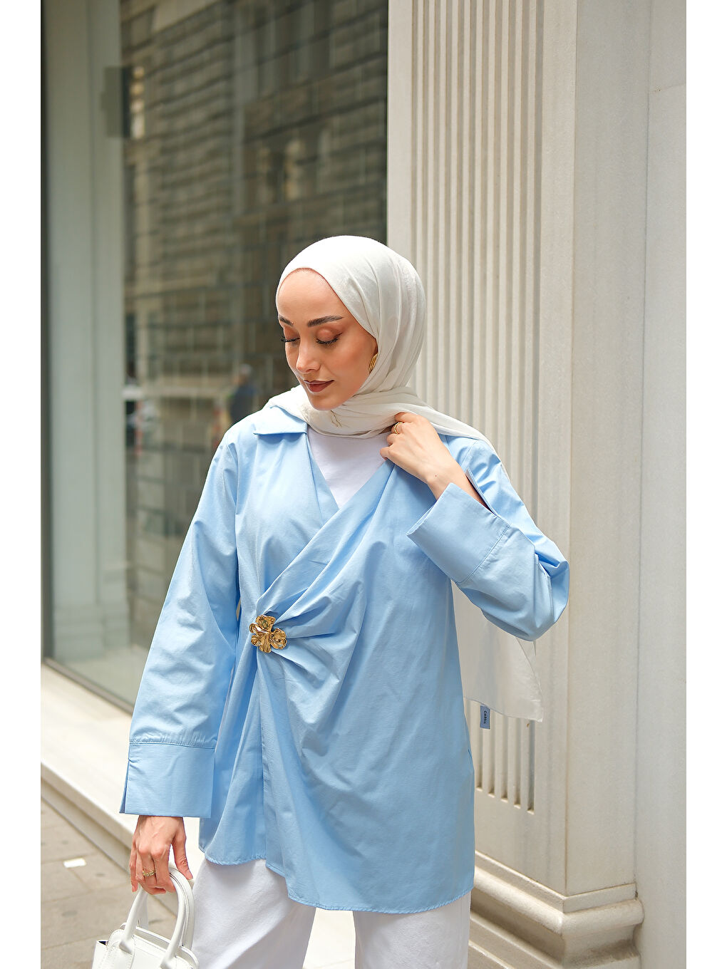 Kadın Broş Detay Poplin Gömlek Açık Mavi-2