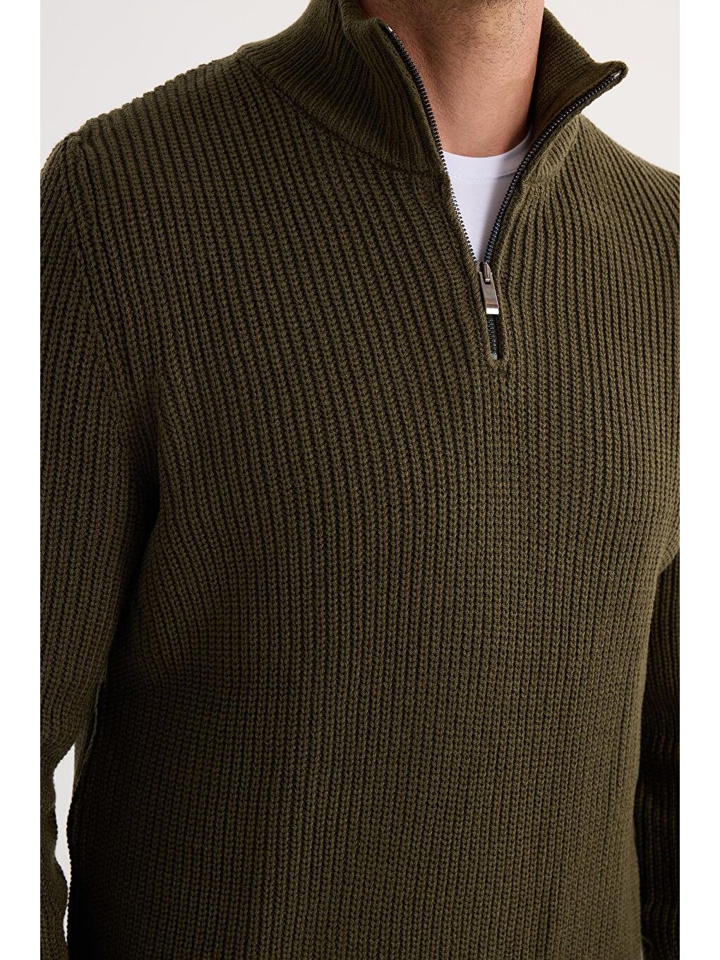 Erkek Slim Fit Dar Kesim Fermuarlı Haki Dik Yaka Triko Kazak-2