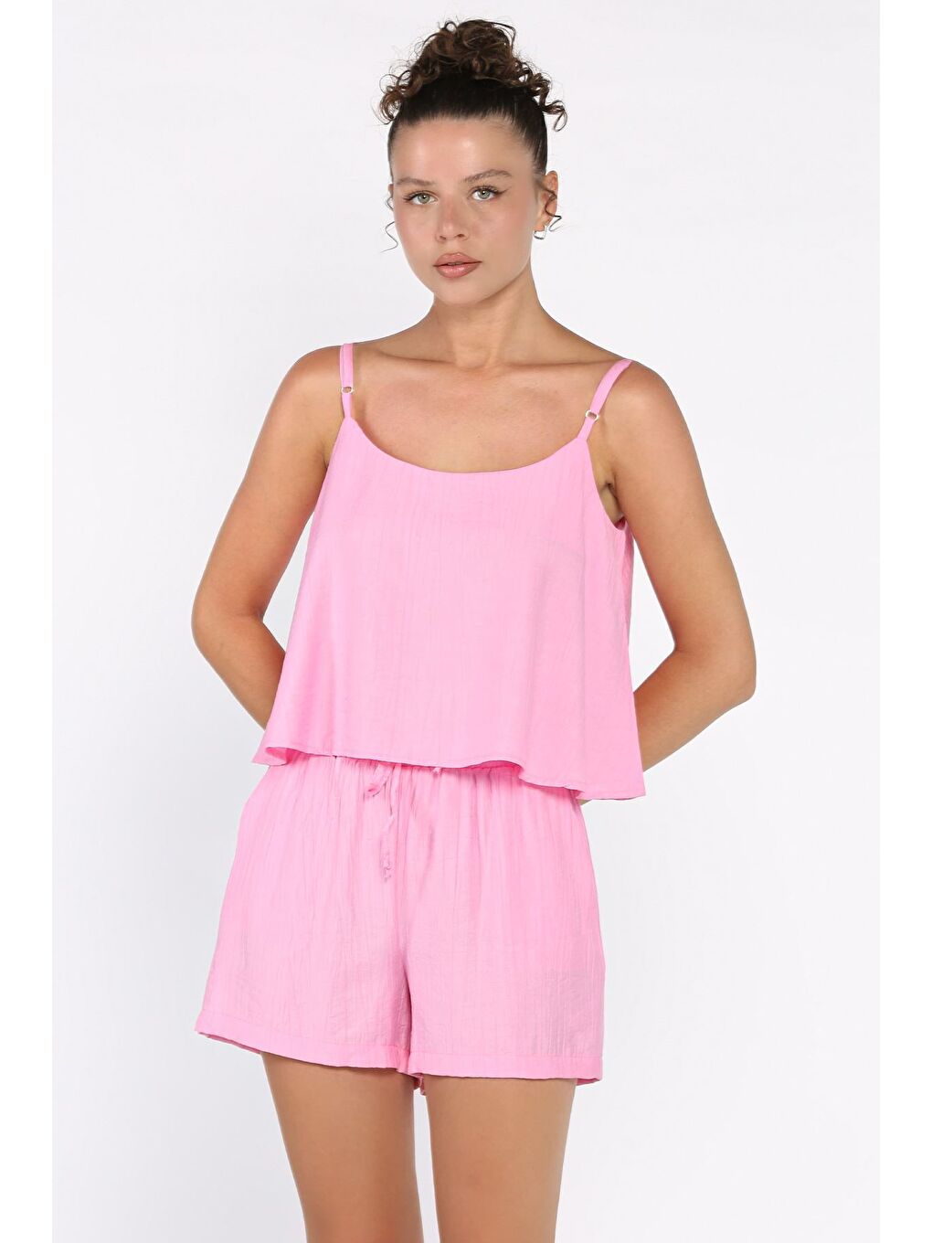 Pembe Kadın Ayarlanabilir Askılı Bluz Bel Lastikli Şort İkili Takım