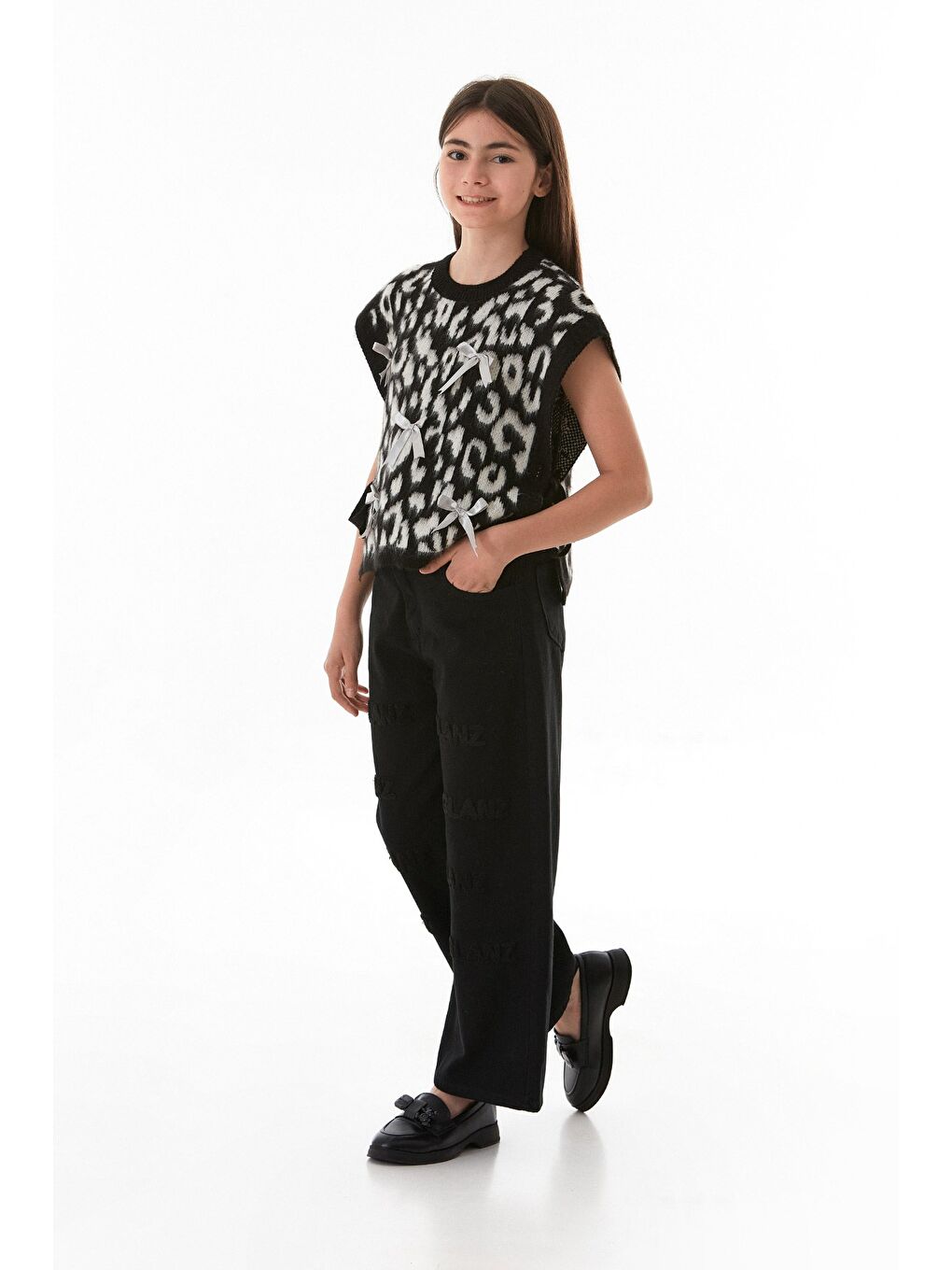 Siyah Leopar Desenli Fiyonklu Kız Çocuk Triko Süveter-2