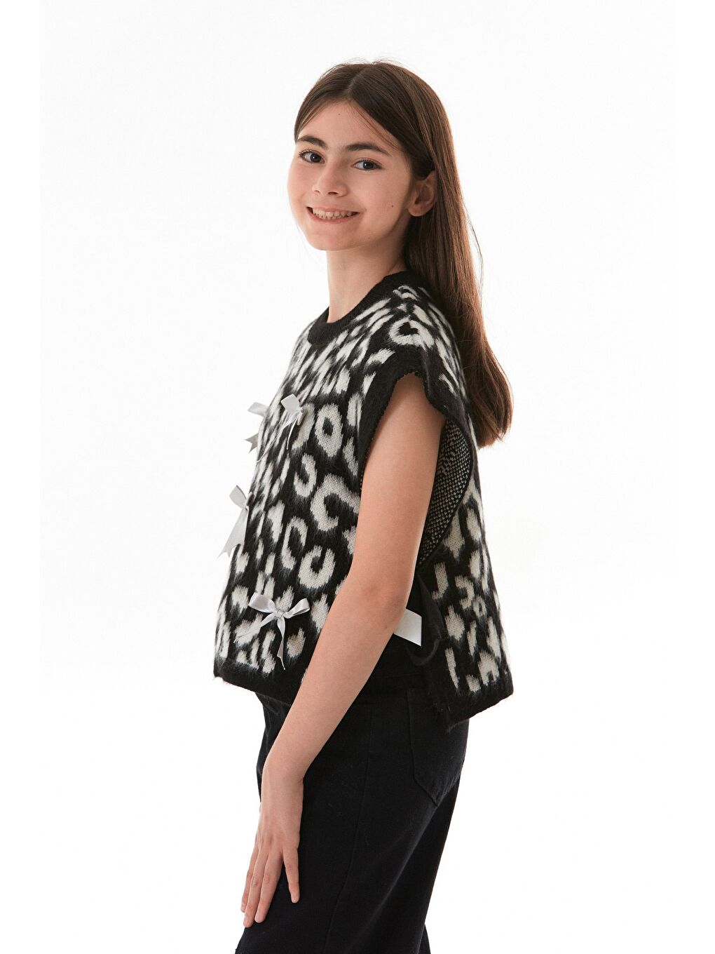 Siyah Leopar Desenli Fiyonklu Kız Çocuk Triko Süveter-3