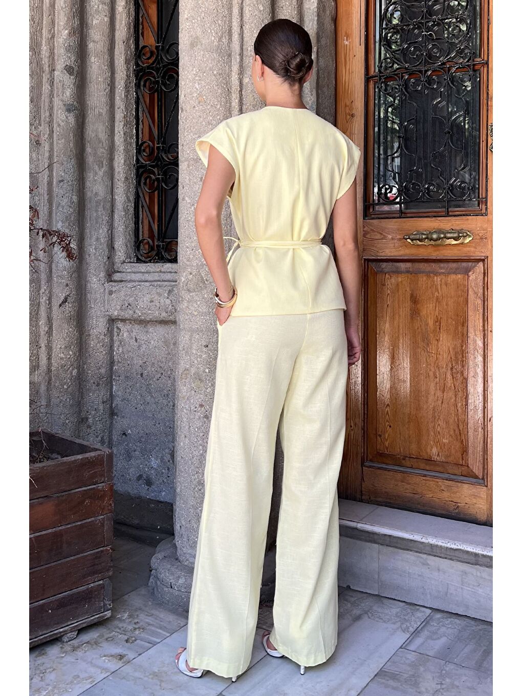 Sarı Bel Bağlamalı Astarlı Kadın Yelek Pantolon Keten İkili Takım-2