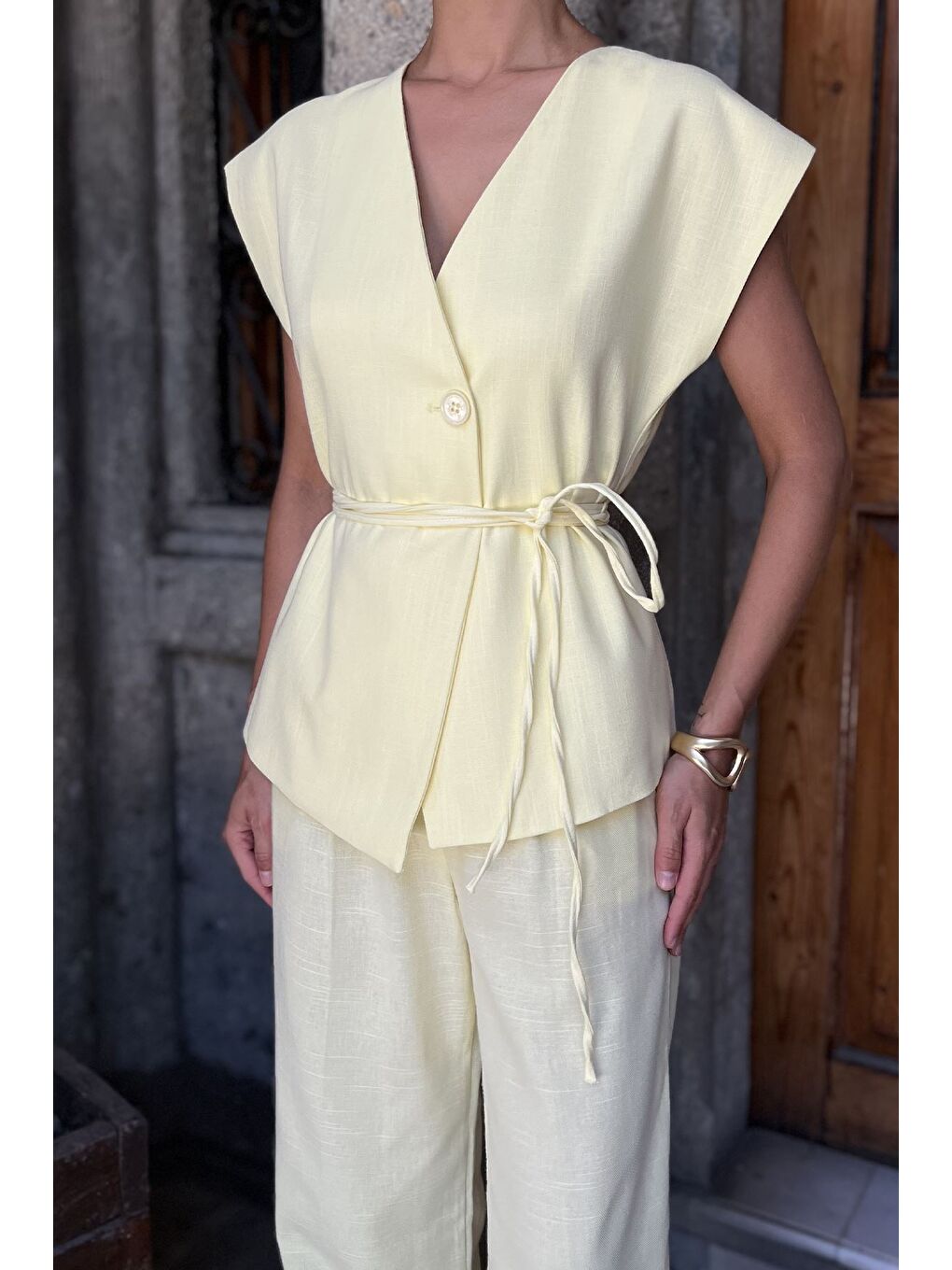 Sarı Bel Bağlamalı Astarlı Kadın Yelek Pantolon Keten İkili Takım-3