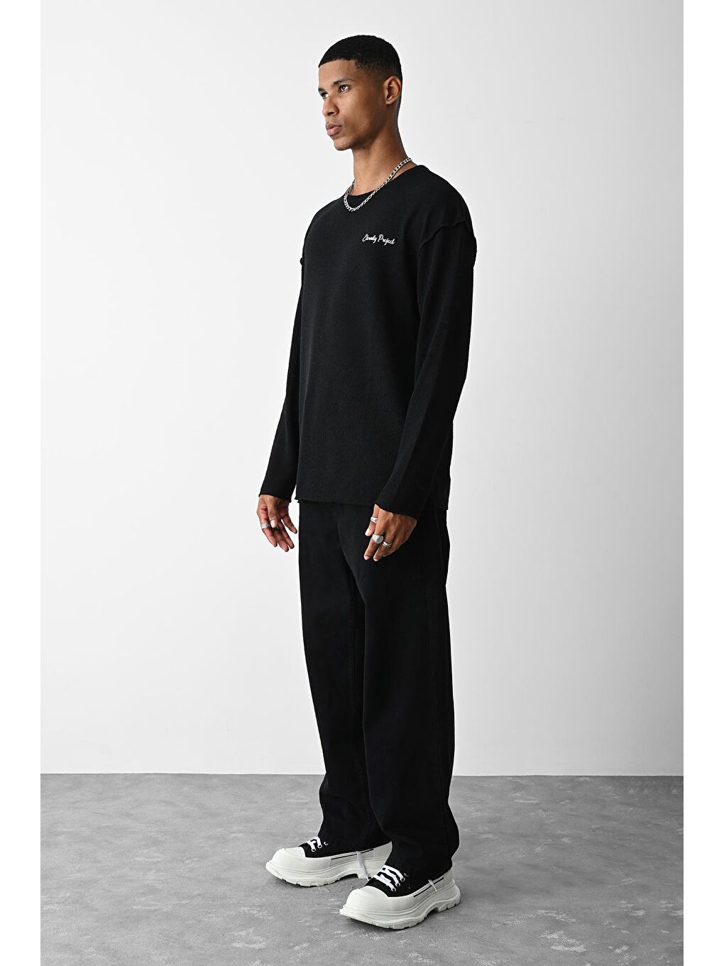 Siyah Arka Yazı Detaylı Oversize Triko Kazak-1