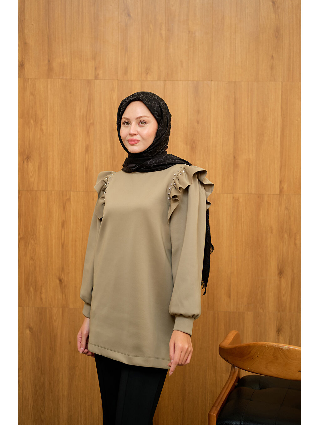 Kadın Fırfır Detay Taşlı Tunik Fıstık Yeşil-2