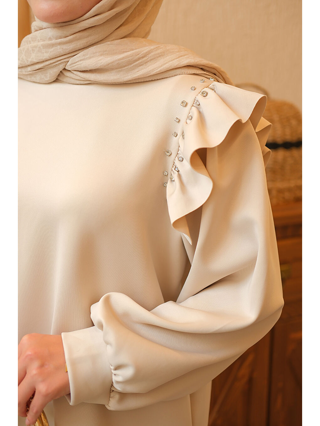 Ekru Kadın Fırfır Detay Taşlı Tunik Krem-4