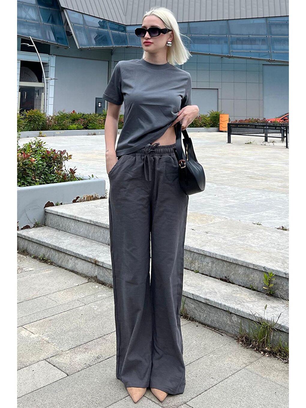 Gri Füme Beli Büzgülü Bol Paça Kadın Pantolon MG2011-2