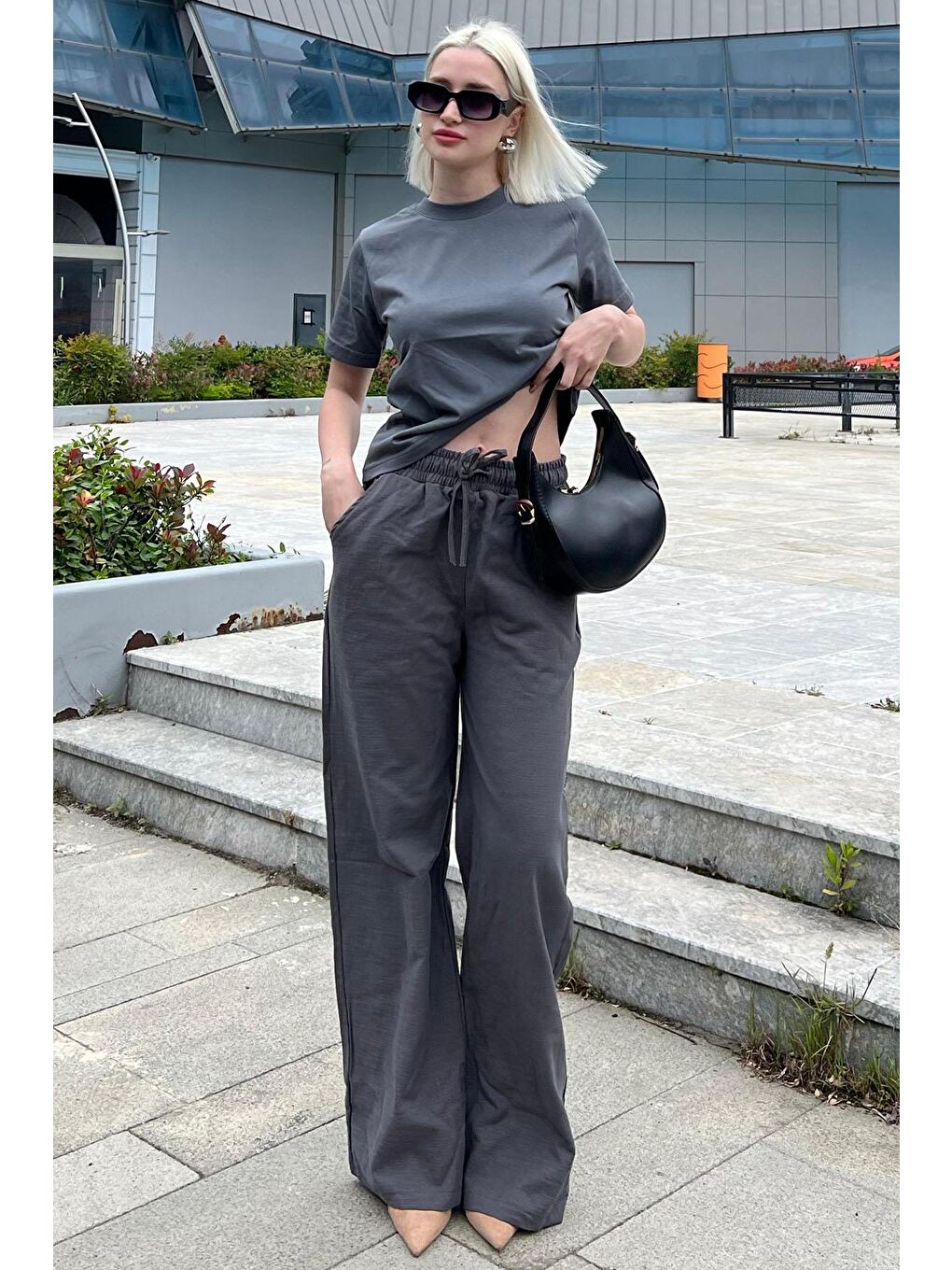 Gri Füme Beli Büzgülü Bol Paça Kadın Pantolon MG2011-3