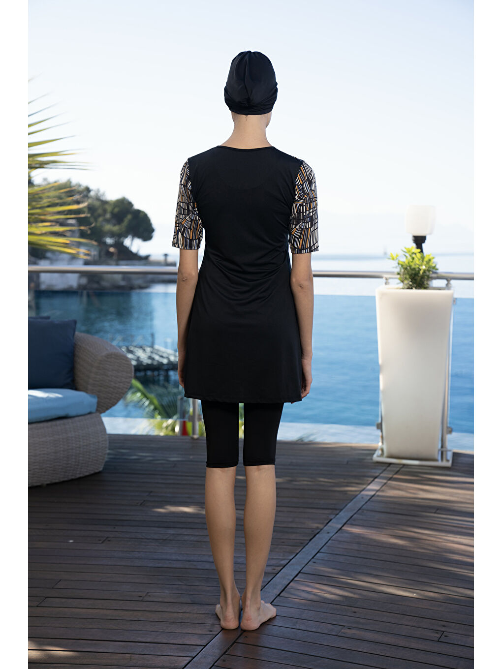 Kısa Kollu Yarı Kapalı Mayo 24822 Siyah-3