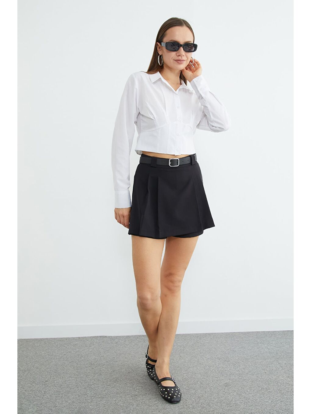 Siyah Beli Kemerli Pileli Şort Etek-2