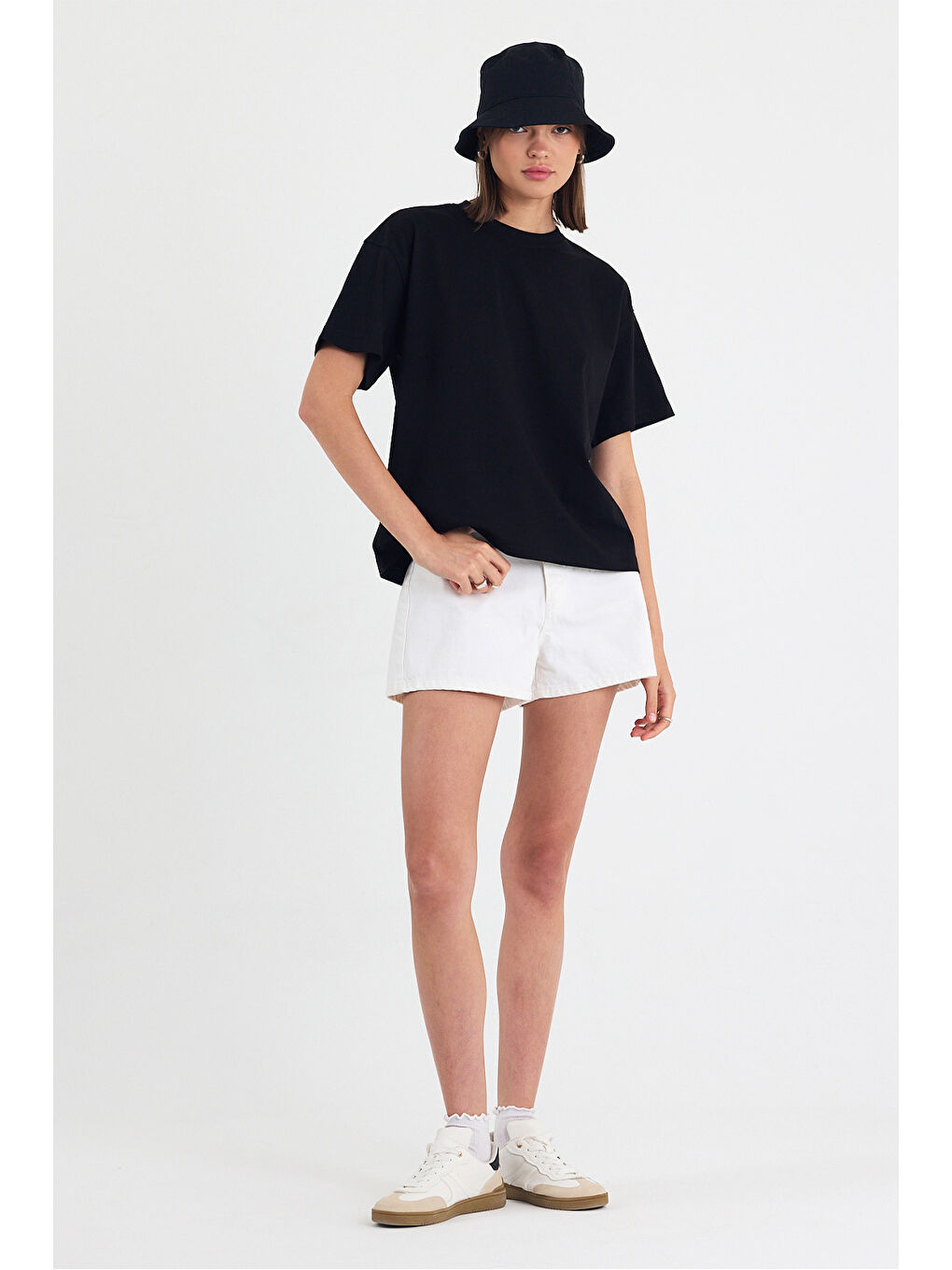 Kadın Timeless Oversize Siyah T-Shirt-2