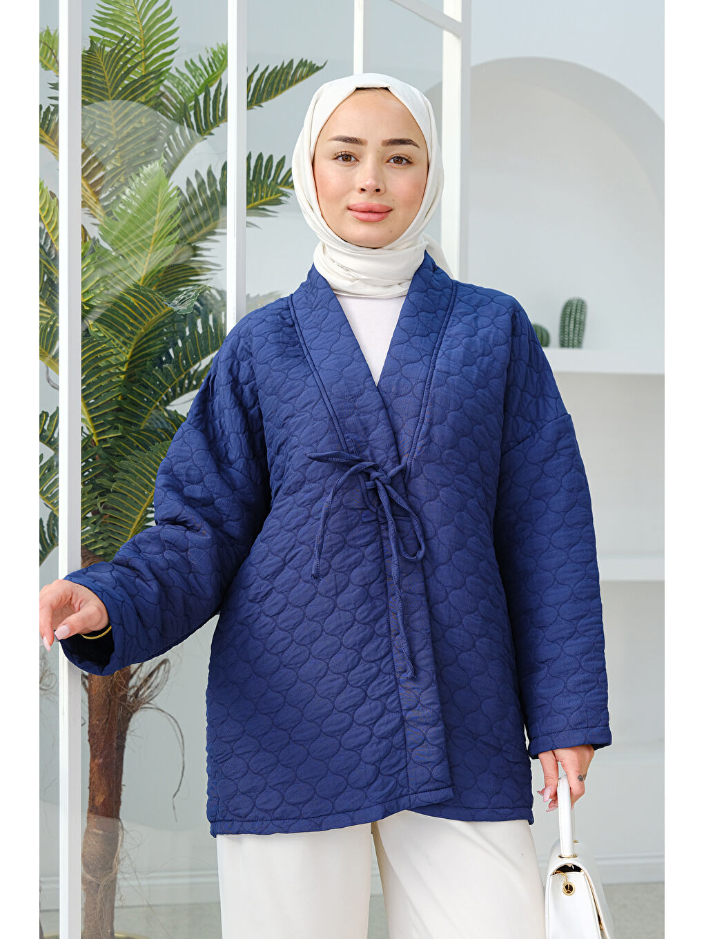 Kendinden Desenli Ön Bağlamalı Kimono Lacivert