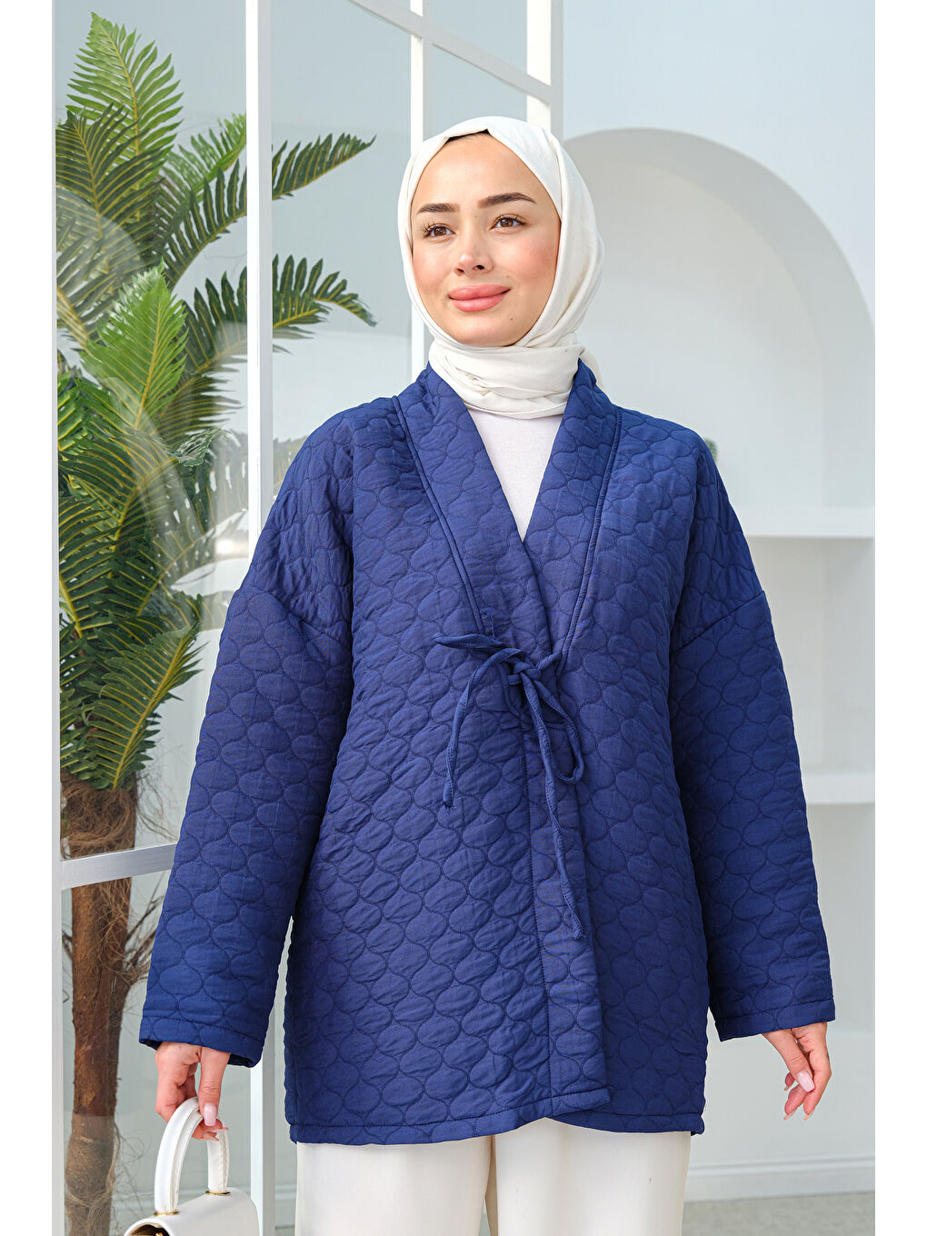 Kendinden Desenli Ön Bağlamalı Kimono Lacivert-2