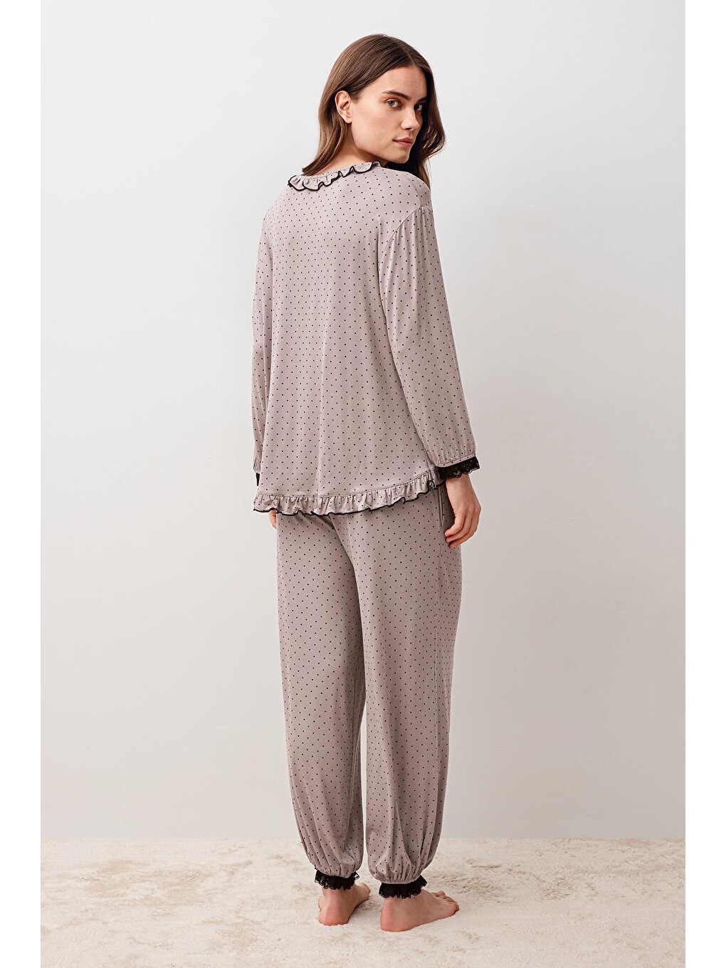 Bej Uzun Kollu Puantiyeli Dantelli Paçası Lastikli Elastanlı Viskoz Pijama Takım 20208-4