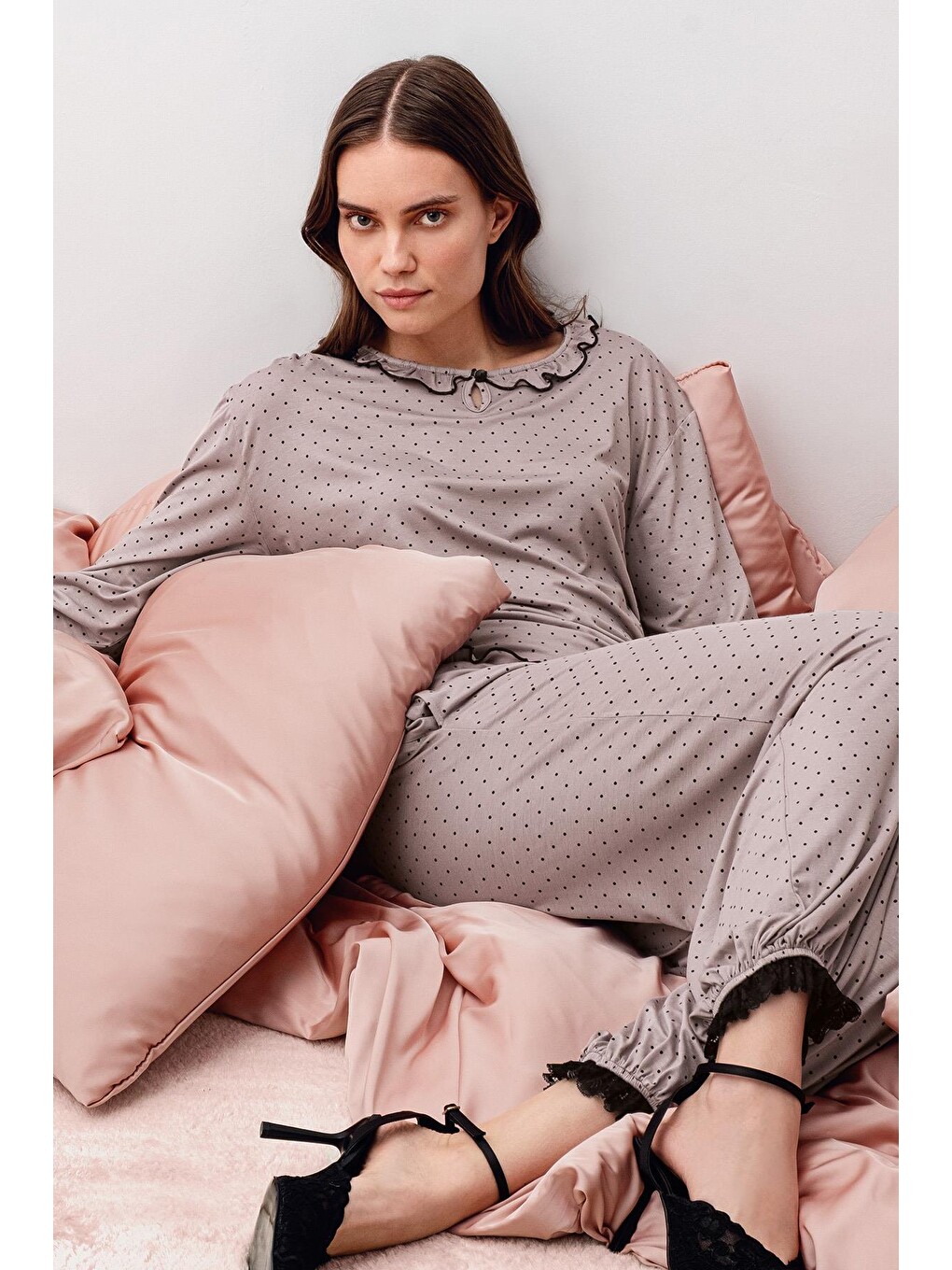 Bej Uzun Kollu Puantiyeli Dantelli Paçası Lastikli Elastanlı Viskoz Pijama Takım 20208-6