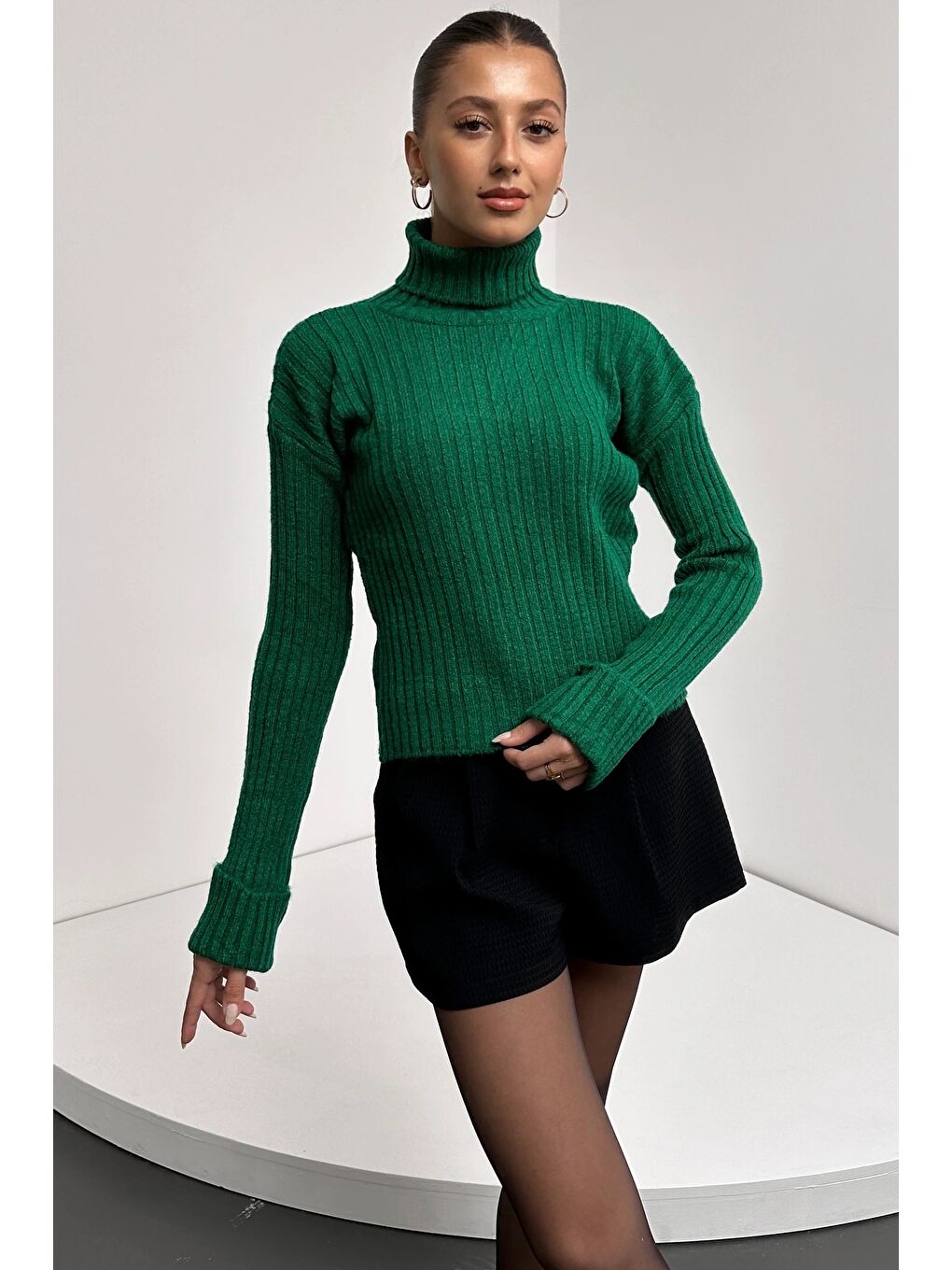 Yeşil Şerit Desenli Dokulu Boğazlı Triko Kazak-2