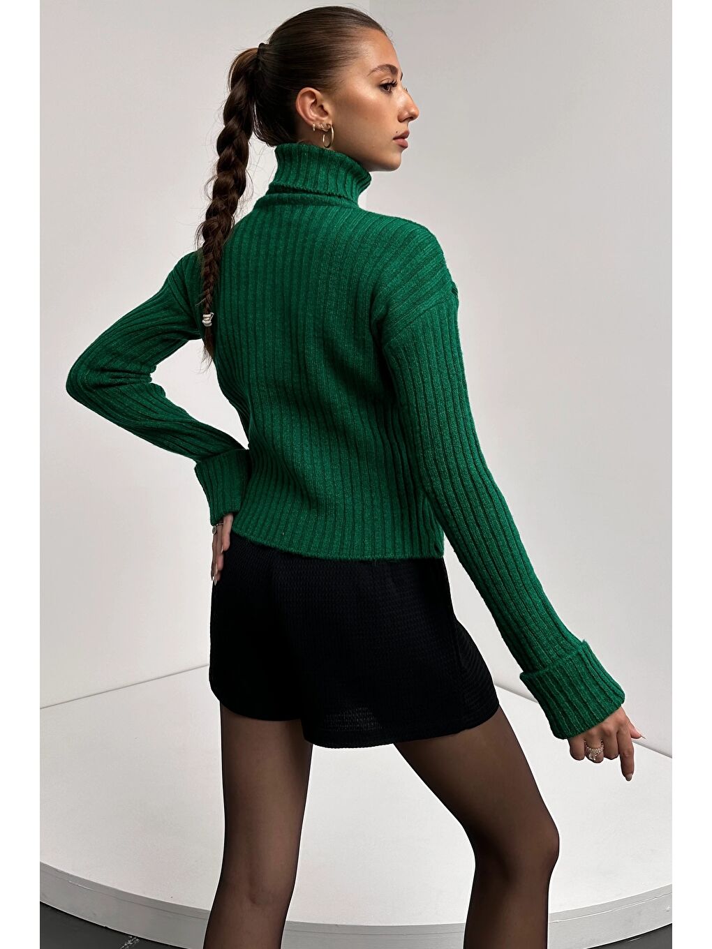 Yeşil Şerit Desenli Dokulu Boğazlı Triko Kazak-3