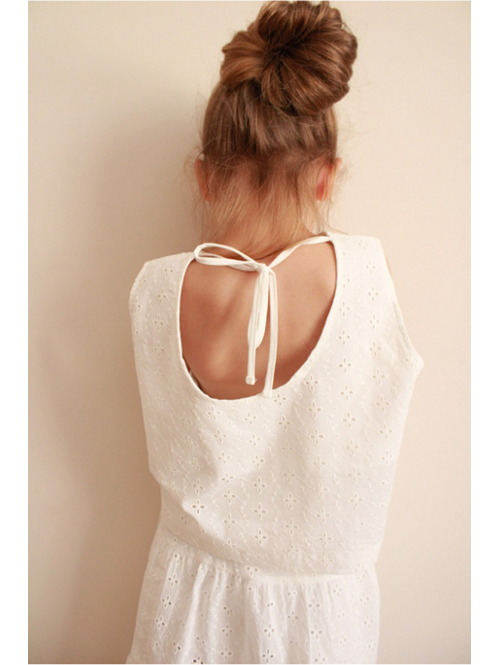 Beyaz Brode Sırt Detaylı Kız Çocuk Üst-1