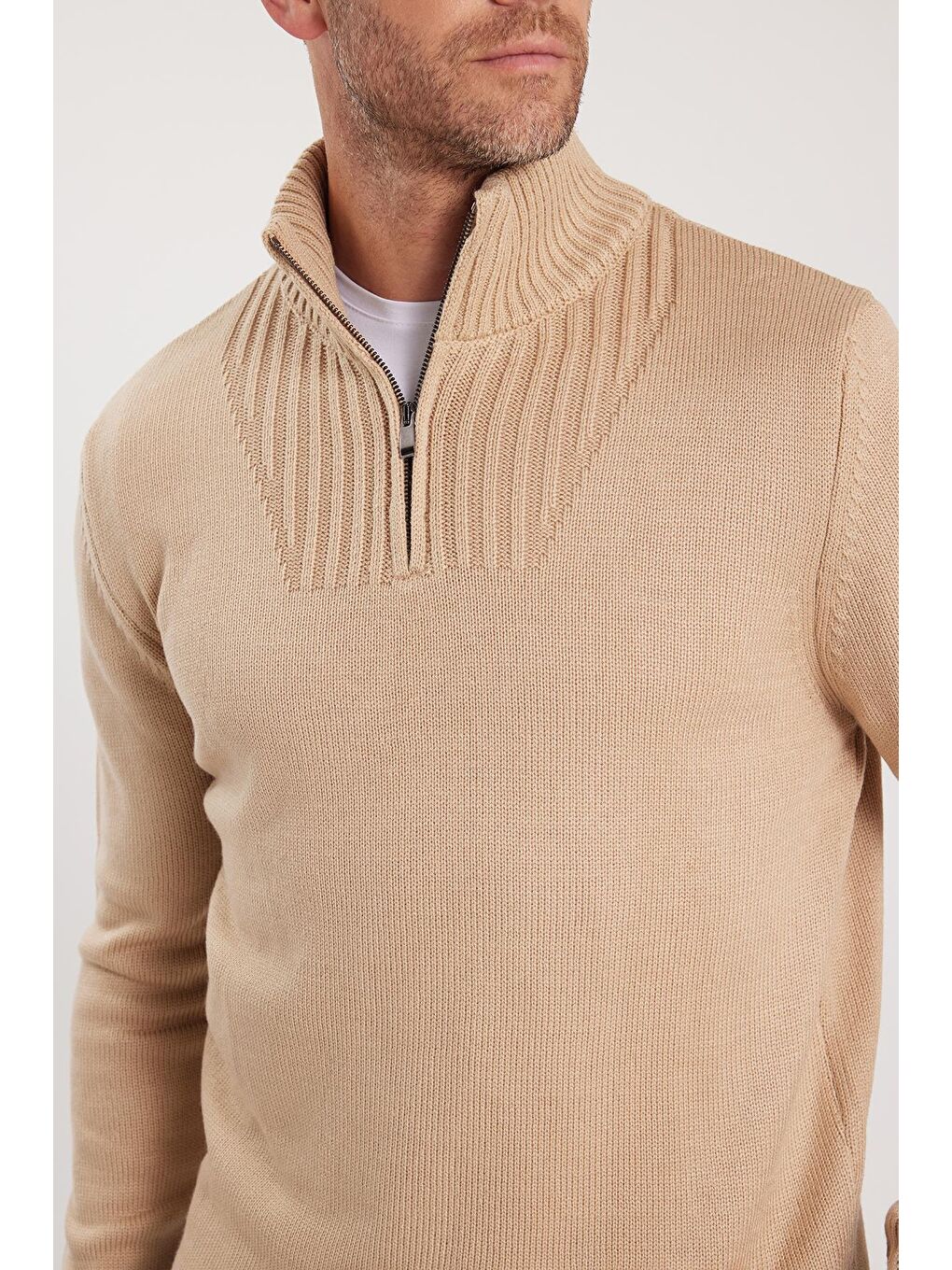Bej Erkek Slim Fit Dar Kesim Armürlü Fermuarlı Taş Dik Yaka Kazak-2