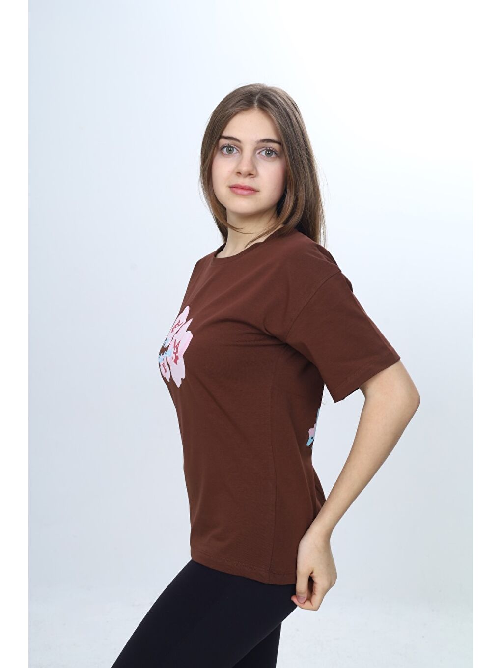 Kahverengi Kız Çocuk Bisiklet Yaka Düşük Omuz Kısa Kollu Baskılı Tişört 25011-1