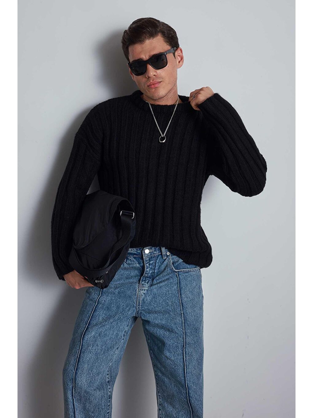 Erkek Oversize Kalın Fitilli Triko Kazak Siyah-3