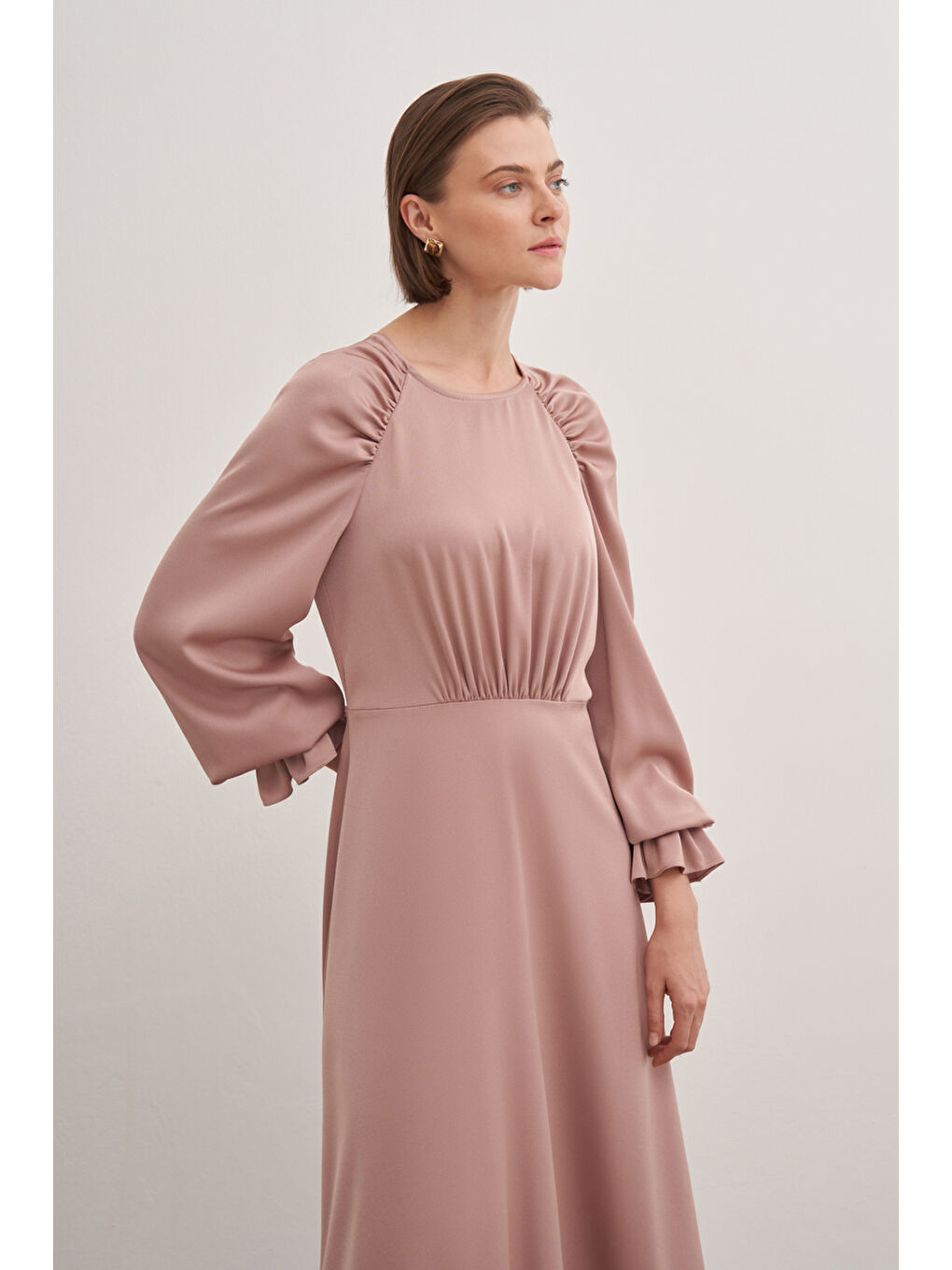 Pembe Büzgü Detaylı Elbise-3