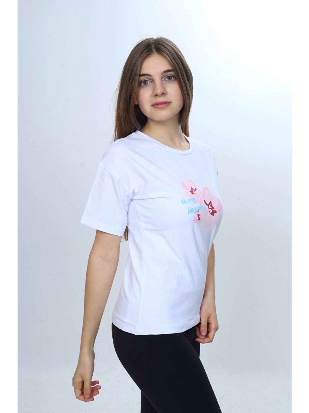 Beyaz Kız Çocuk Bisiklet Yaka Düşük Omuz Kısa Kollu Baskılı Tişört 25011-1