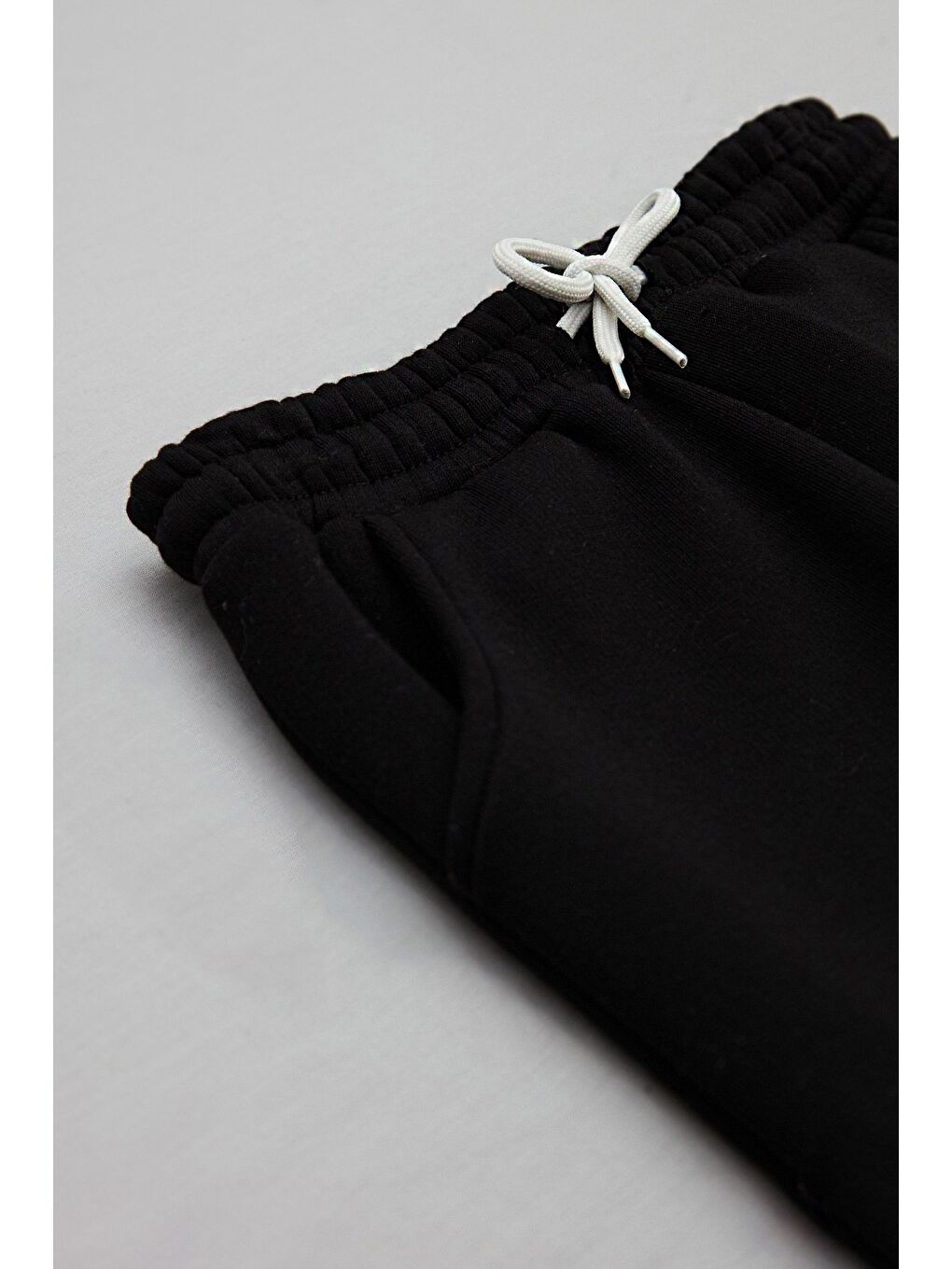 Siyah 3 İplik Yazı Baskılı Jogger Kız Çocuk Eşofman Altı-1