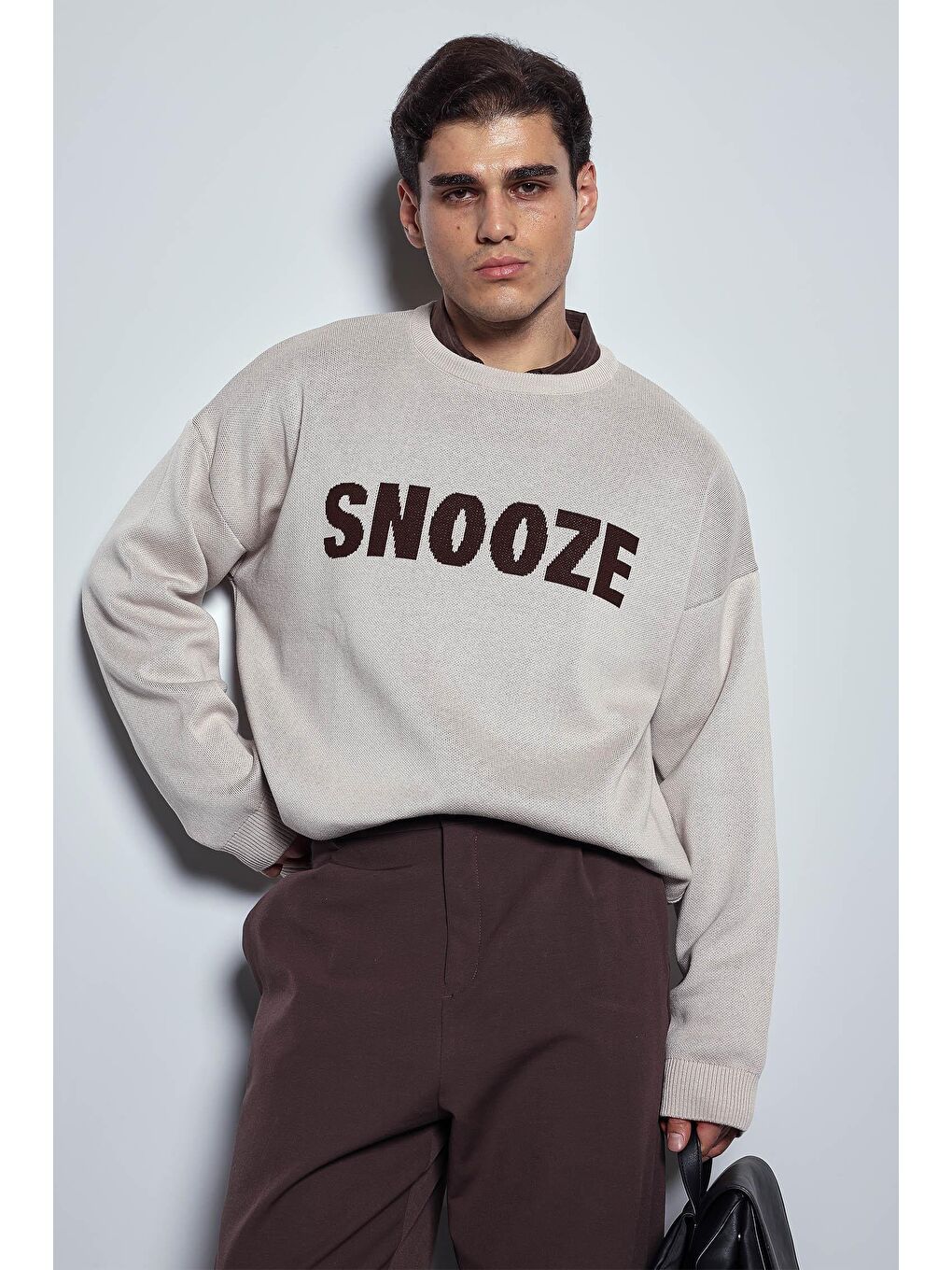 Erkek Oversize Yazı Baskılı Kazak Bej-1