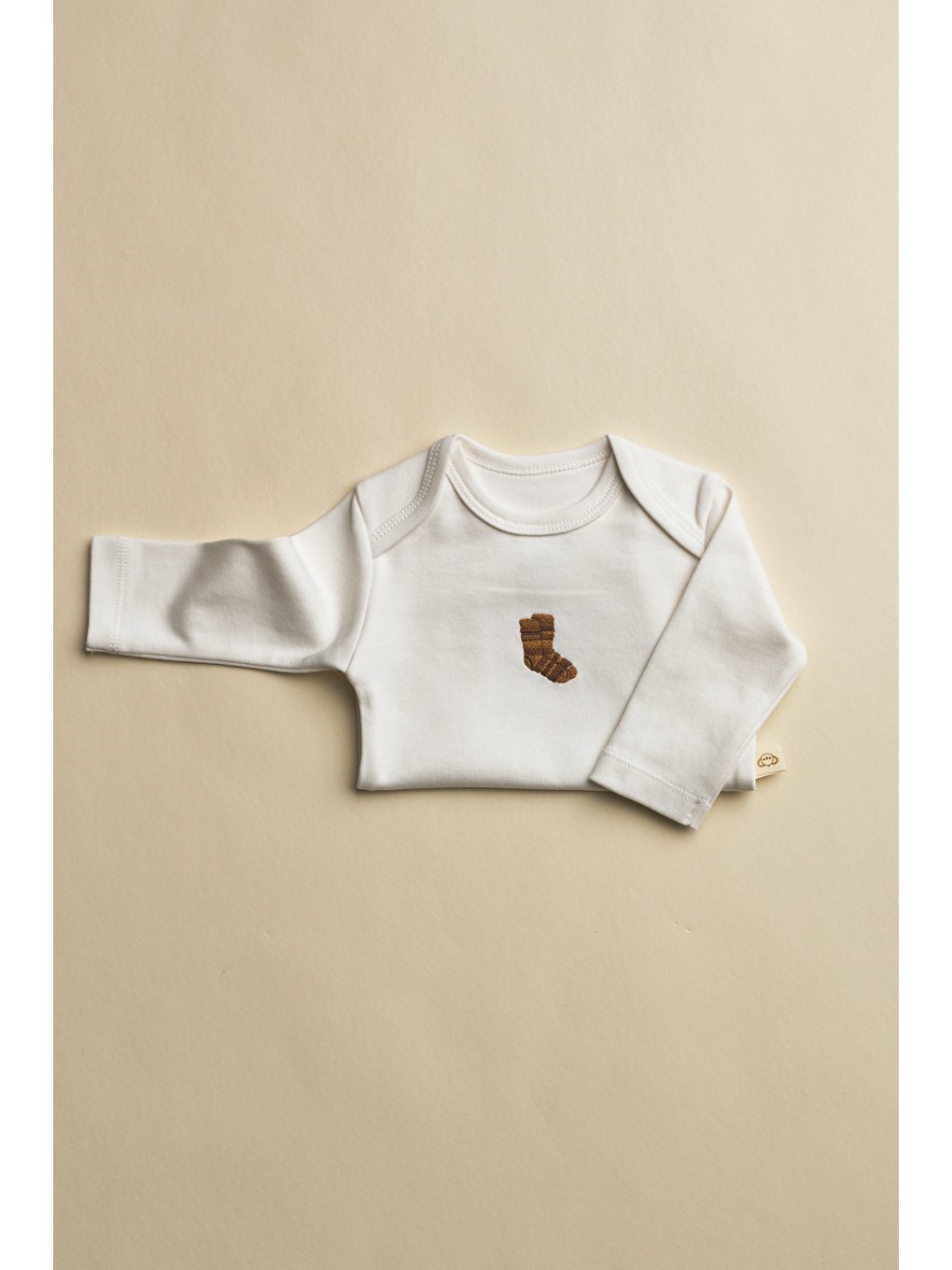 Beyaz Çorap Nakışlı Uzun Kollu Çıtçıtlı Bebek Body-1