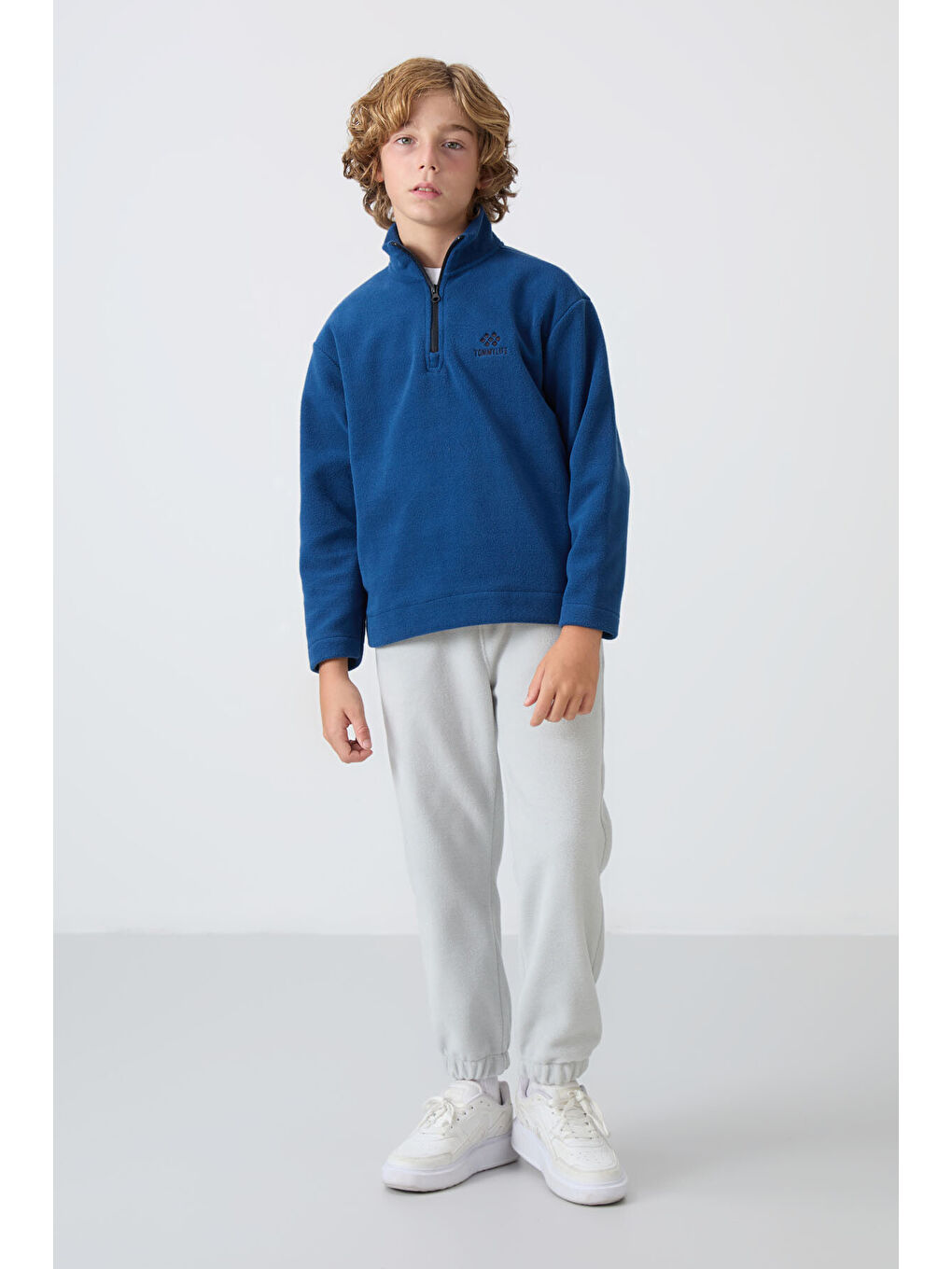 Lacivert Parlament Kalın Yumuşak Dokulu Standart Fit Nakışlı Polar Erkek Çocuk Sweatshirt - 11221-1