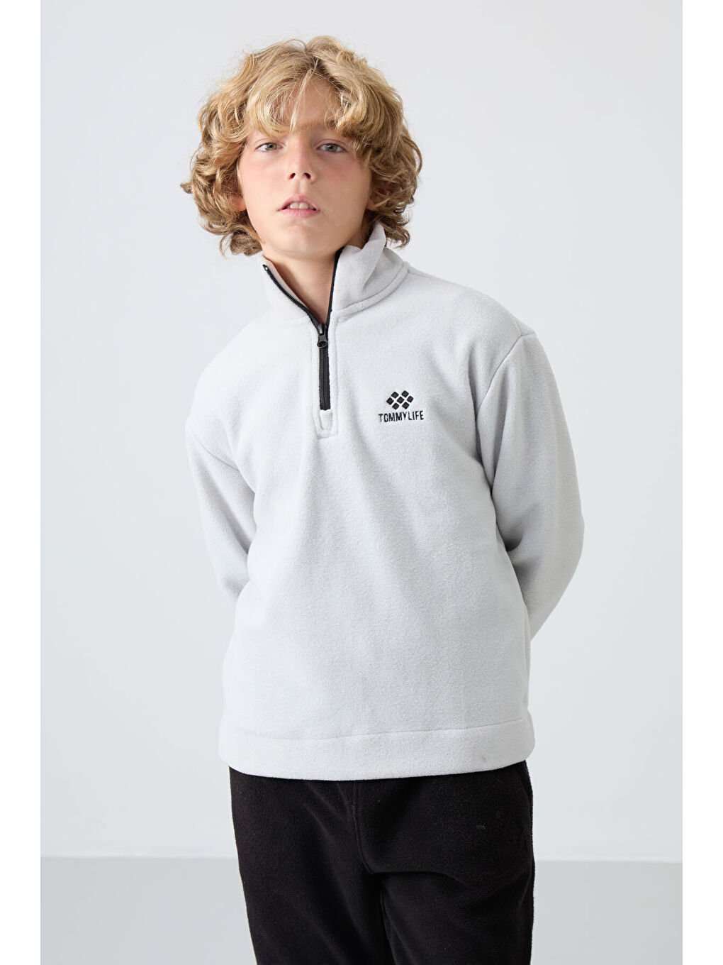 Bej Taş Kalın Yumuşak Dokulu Standart Fit Nakışlı Polar Erkek Çocuk Sweatshirt - 11221-1