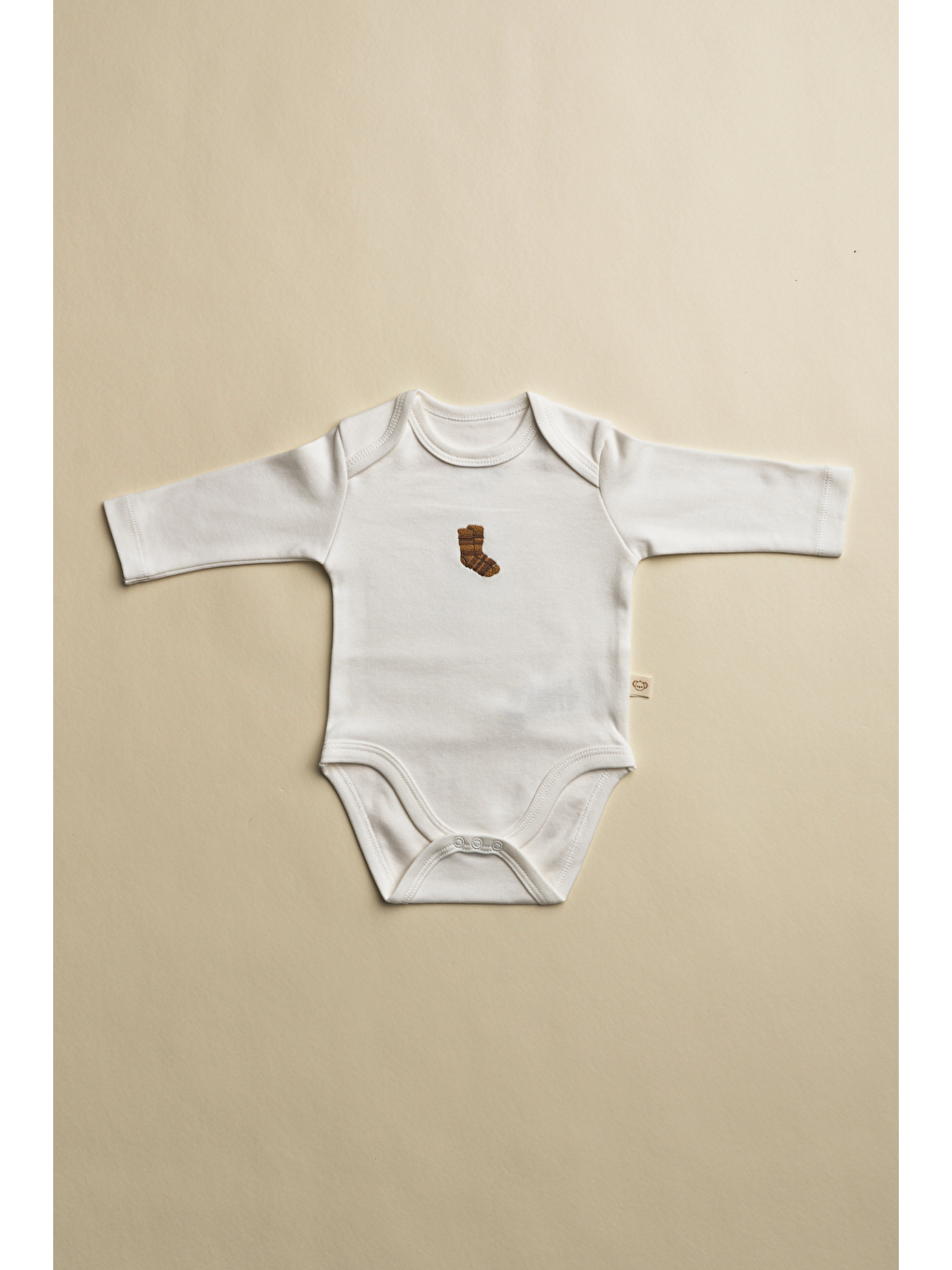 Beyaz Çorap Nakışlı Uzun Kollu Çıtçıtlı Bebek Body-2